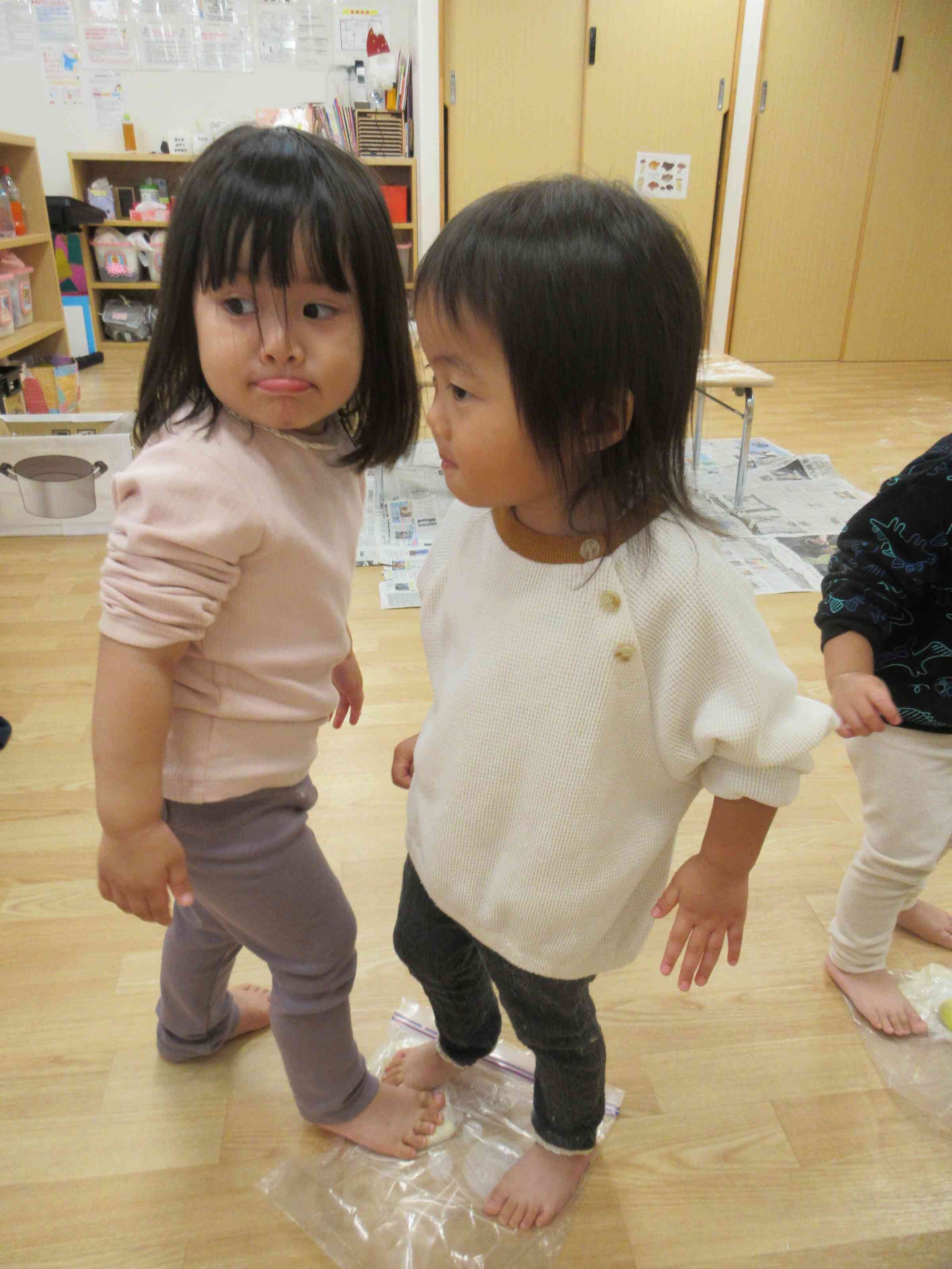 生地を踏んで、、おいしくな～～れ♬