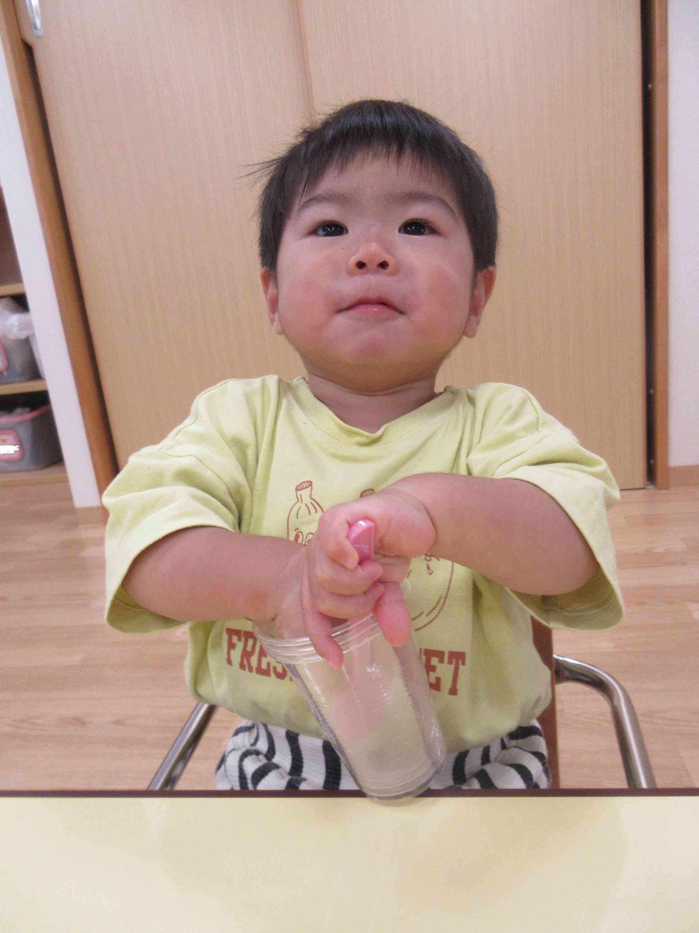 まぜまぜ～！おいしいジュースできたかな？