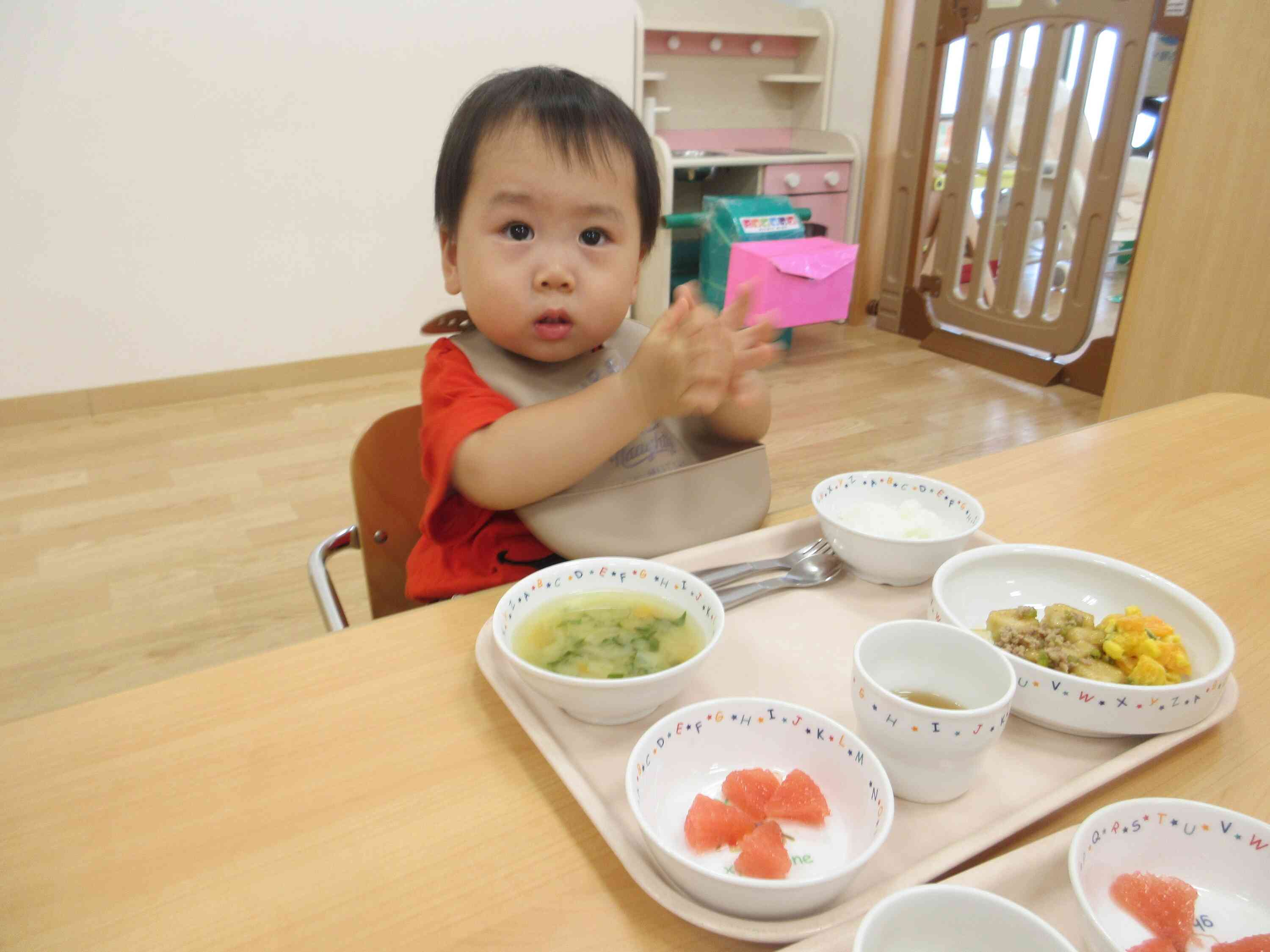 手を合わせて「いただきます♪」