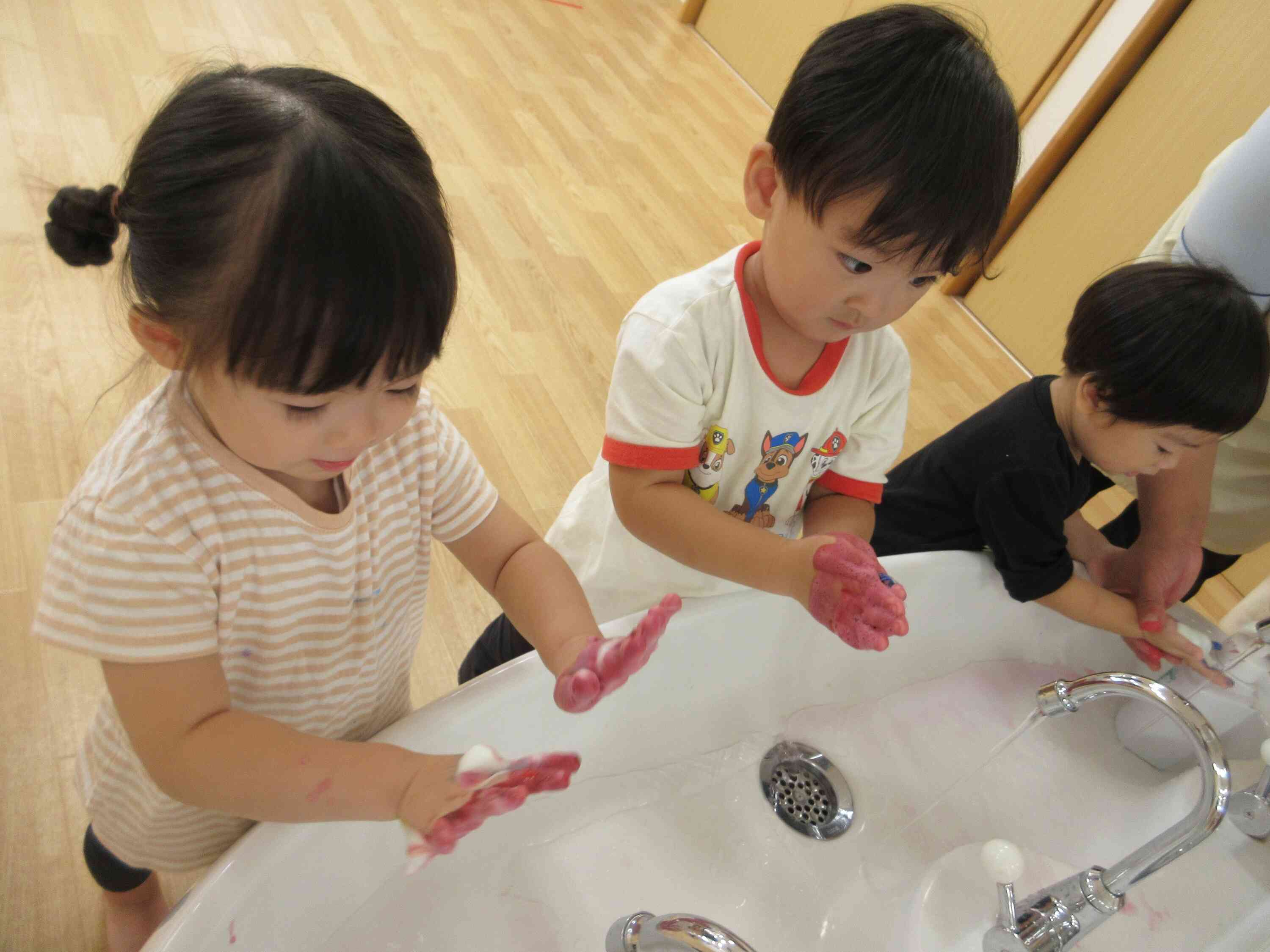 しっかり洗いました♪　石鹸も色がついて楽しかったね！