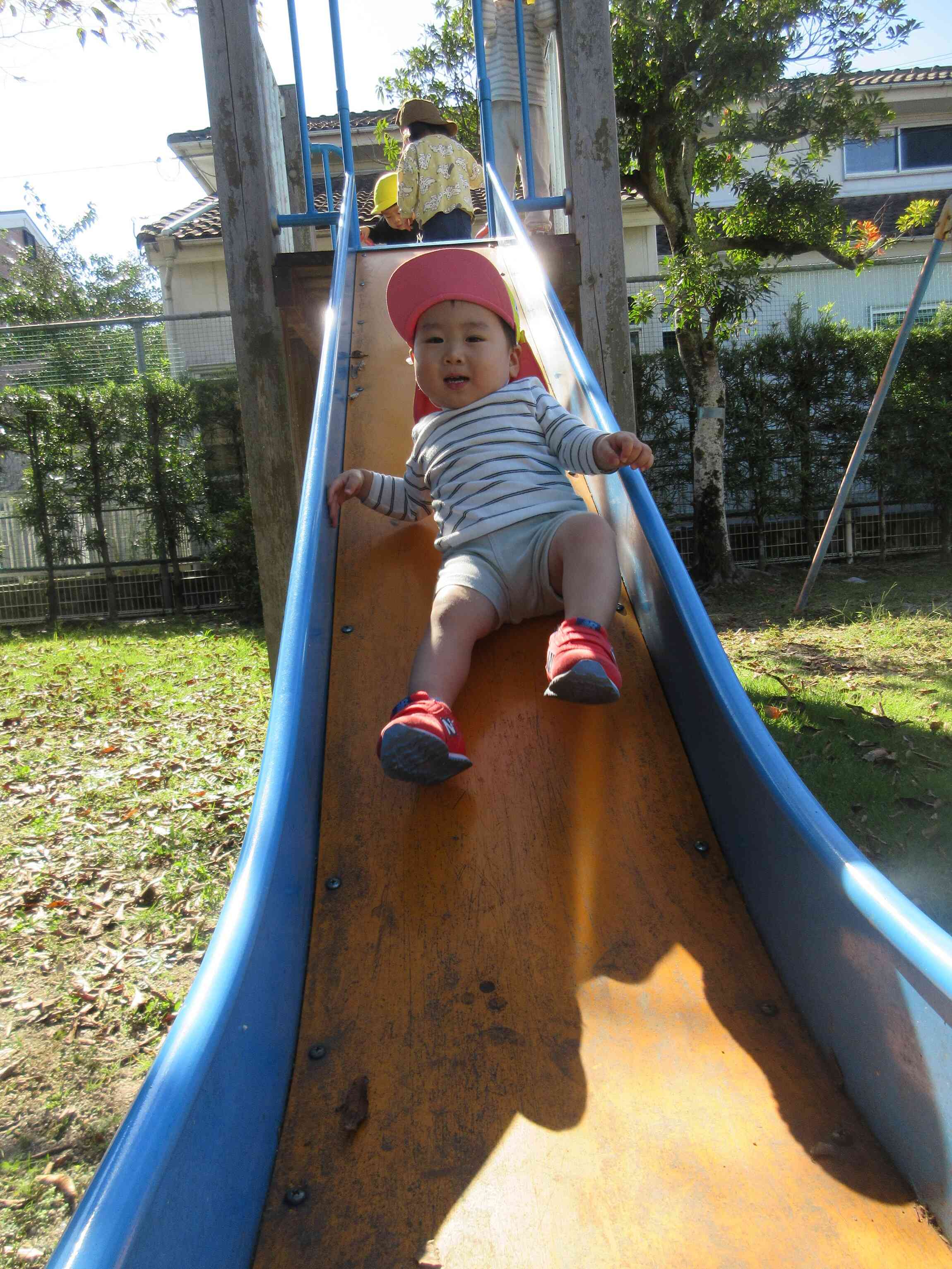 ヒュ～～ンと上手に滑っていましたよ♪