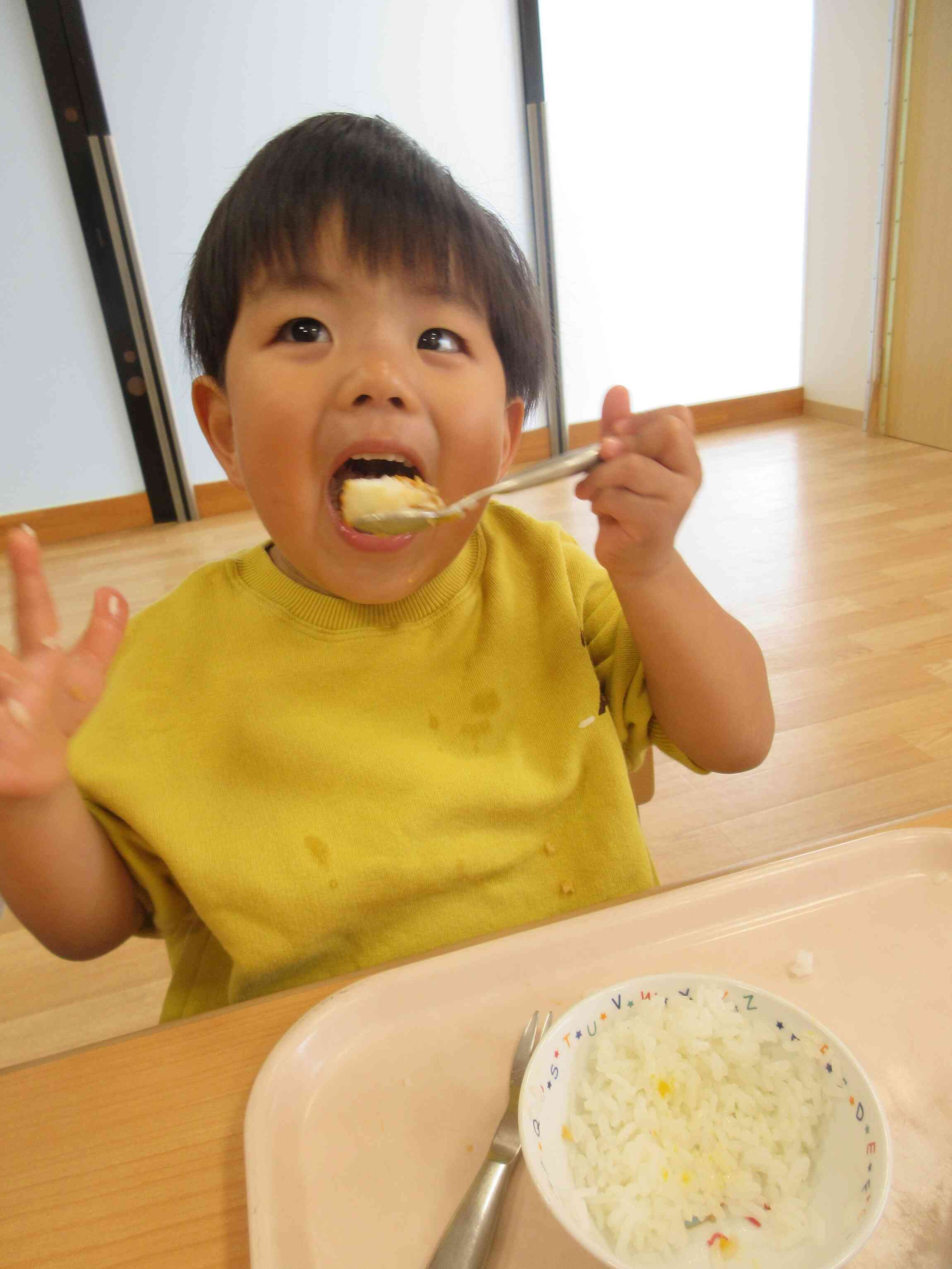 大きなお口であむっ！