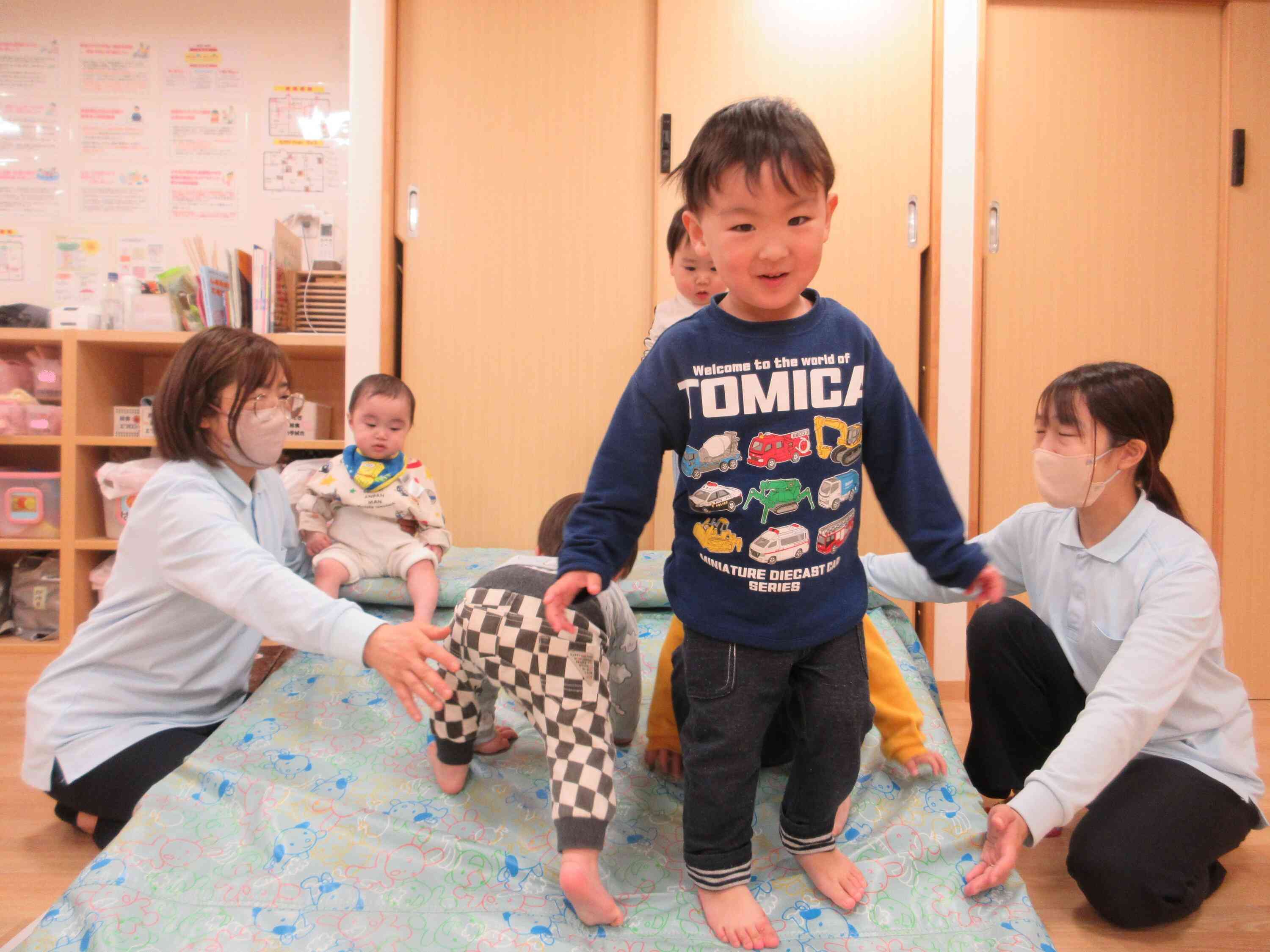 滑り台で遊びました♪