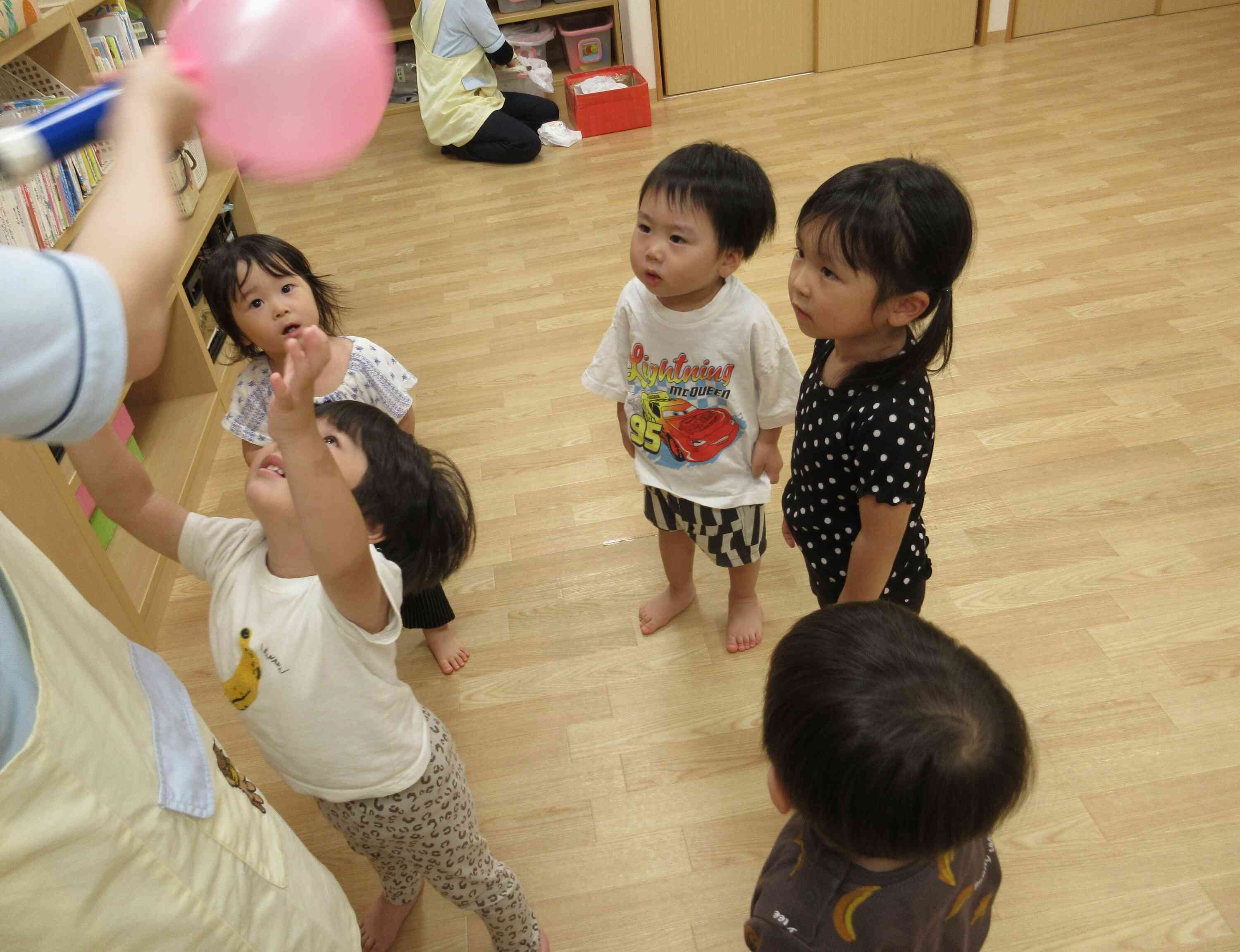 先生がふうせんを膨らませている間「じゅんばんね～」と言い合い待っててくれました♡
