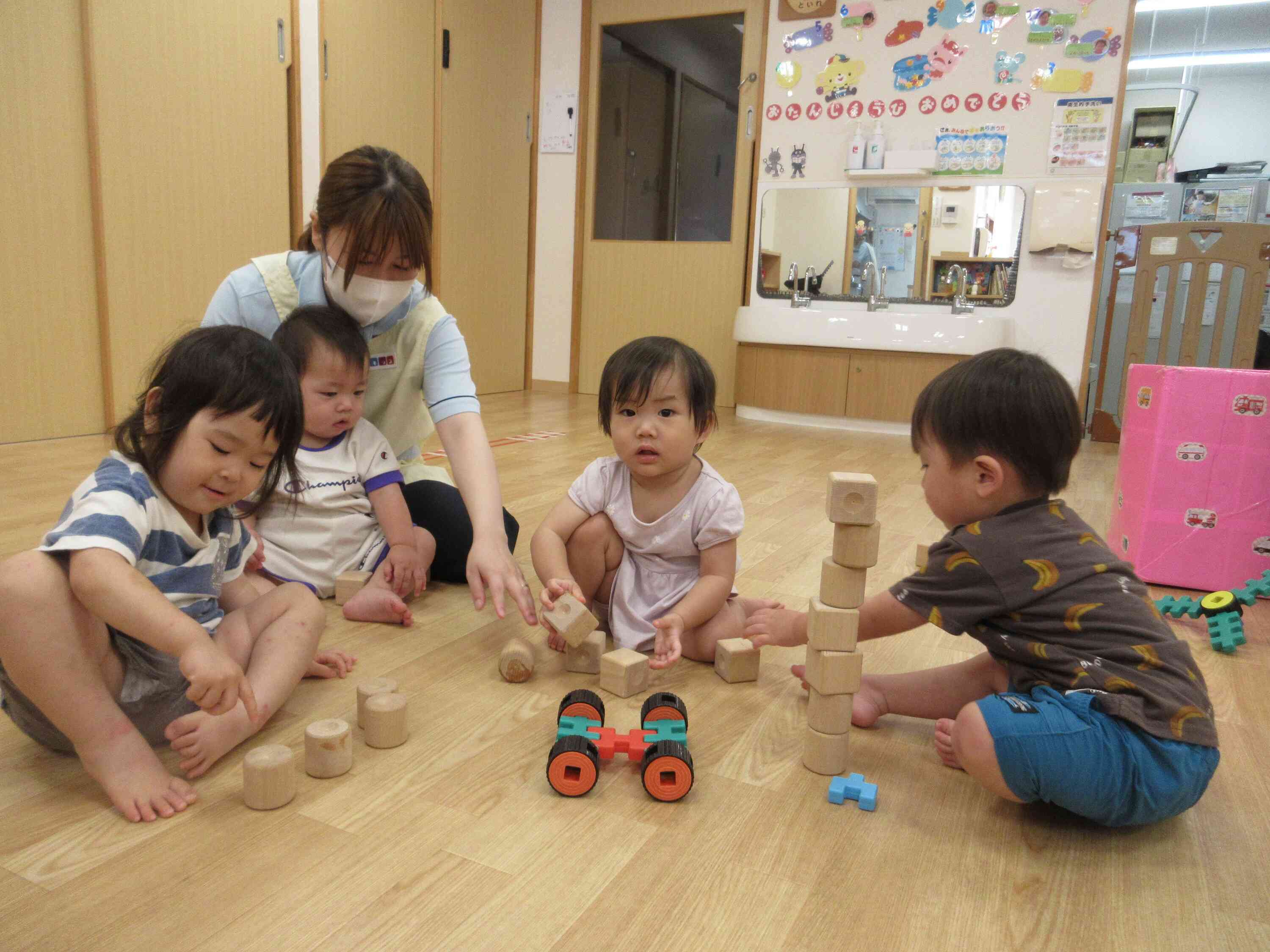 みんなで積み木も楽しみました♪