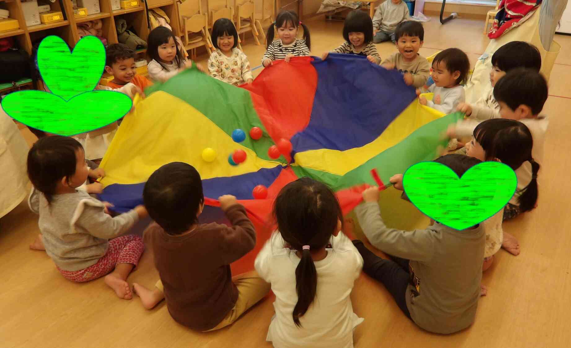 バルーンに挑戦~2歳児(うさぎ組)~