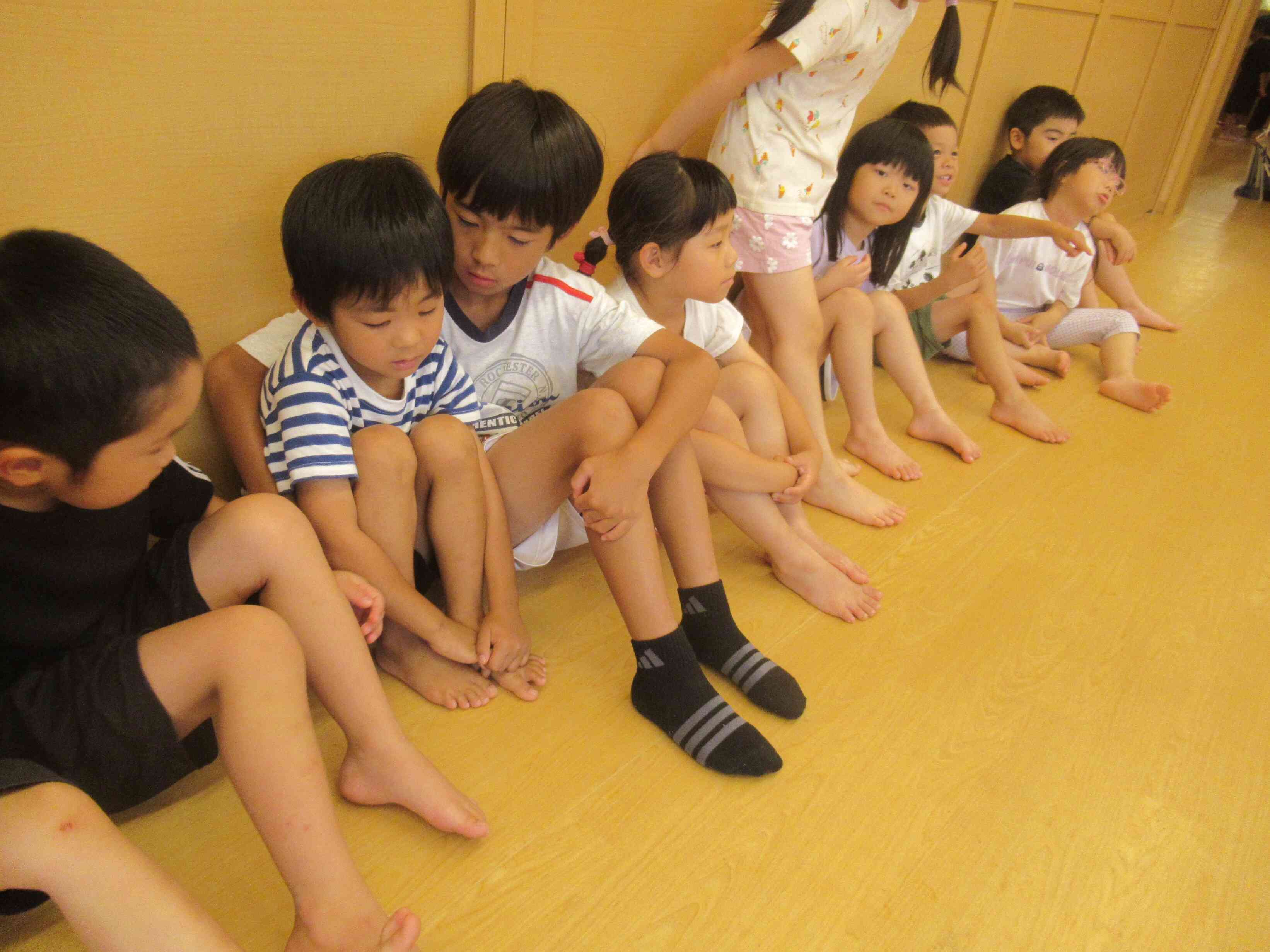 「こっちおいで」と優しく引き寄せてくれるお兄さん。