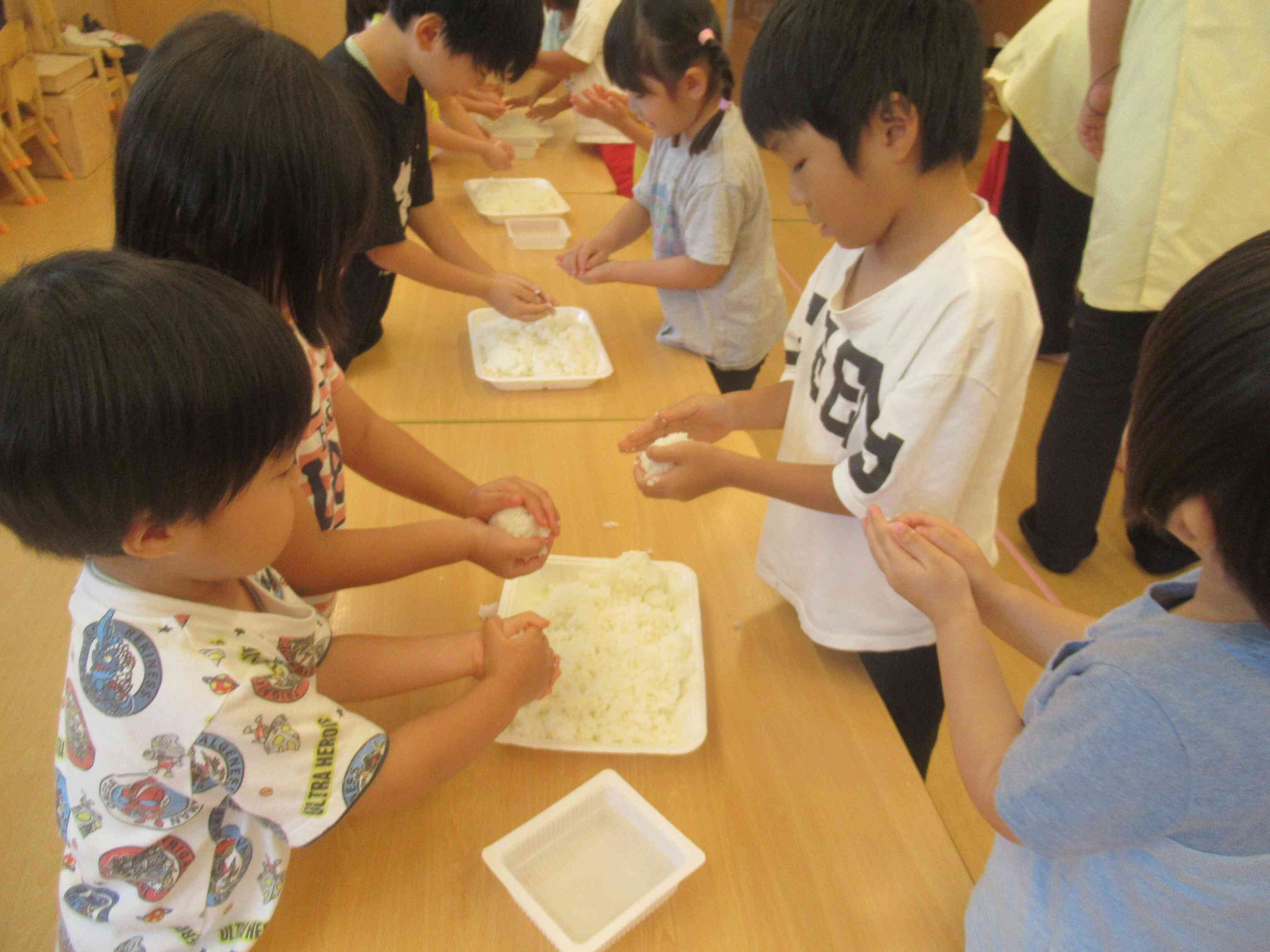 丸めて、丸めて…