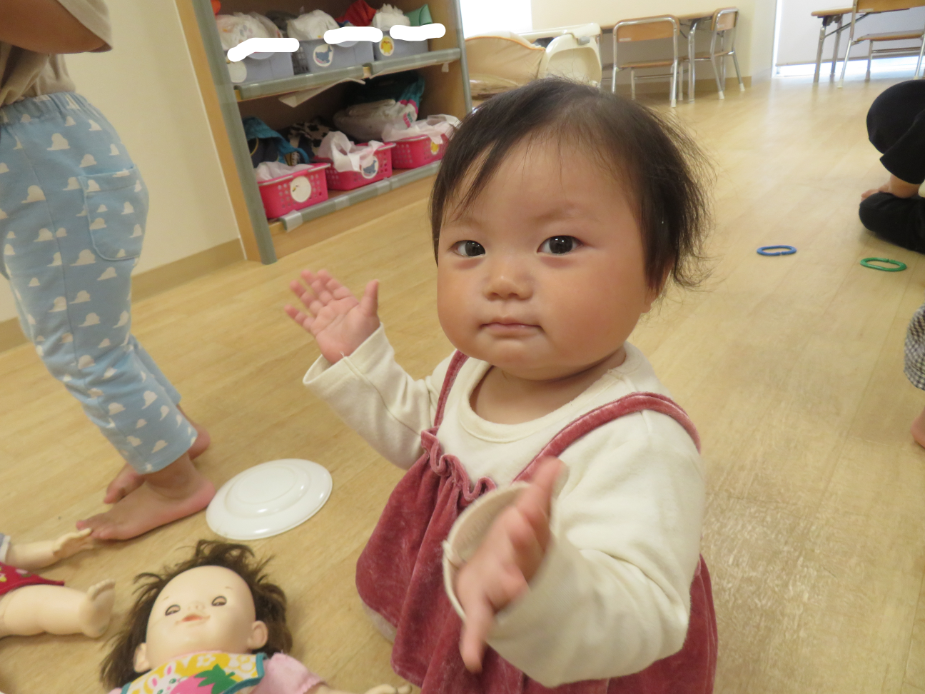 ひよこ組のお友達もぽっとん落としをしたり、おままごとで遊んでいました☆