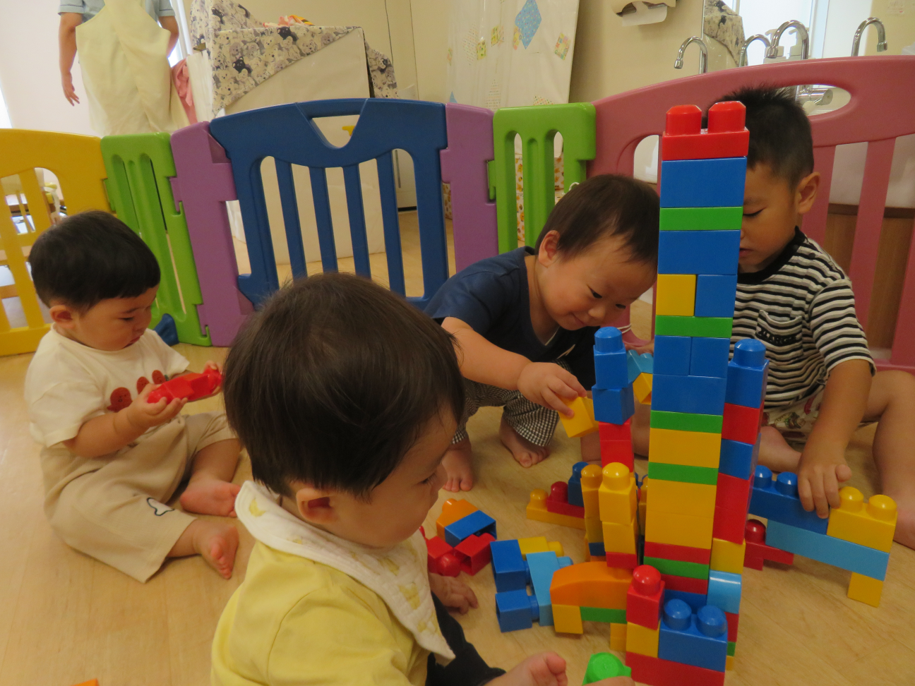 その後はみんなでブロックをして遊びました☆