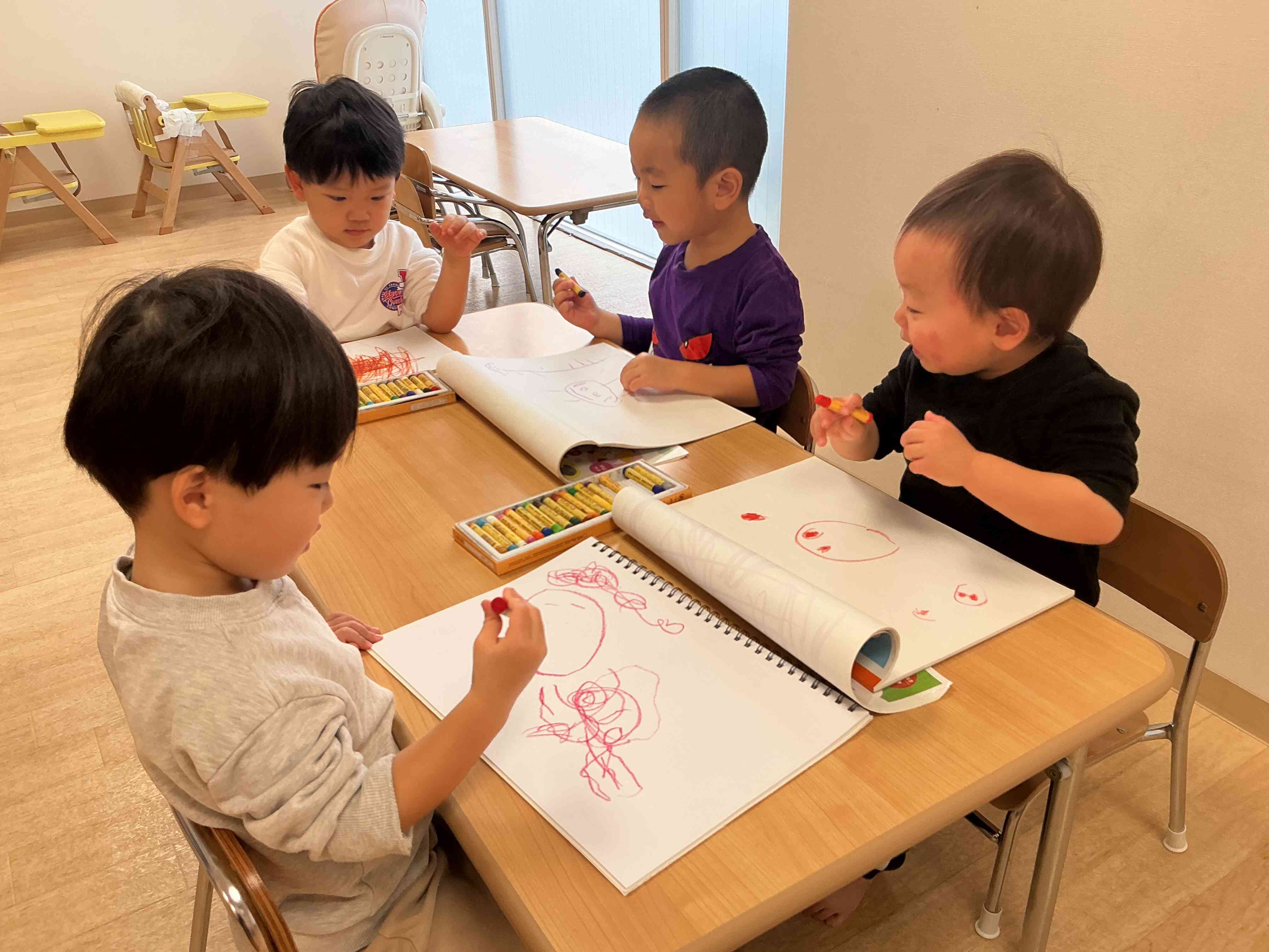 うさぎ組はお絵描きをしたよ⭐︎