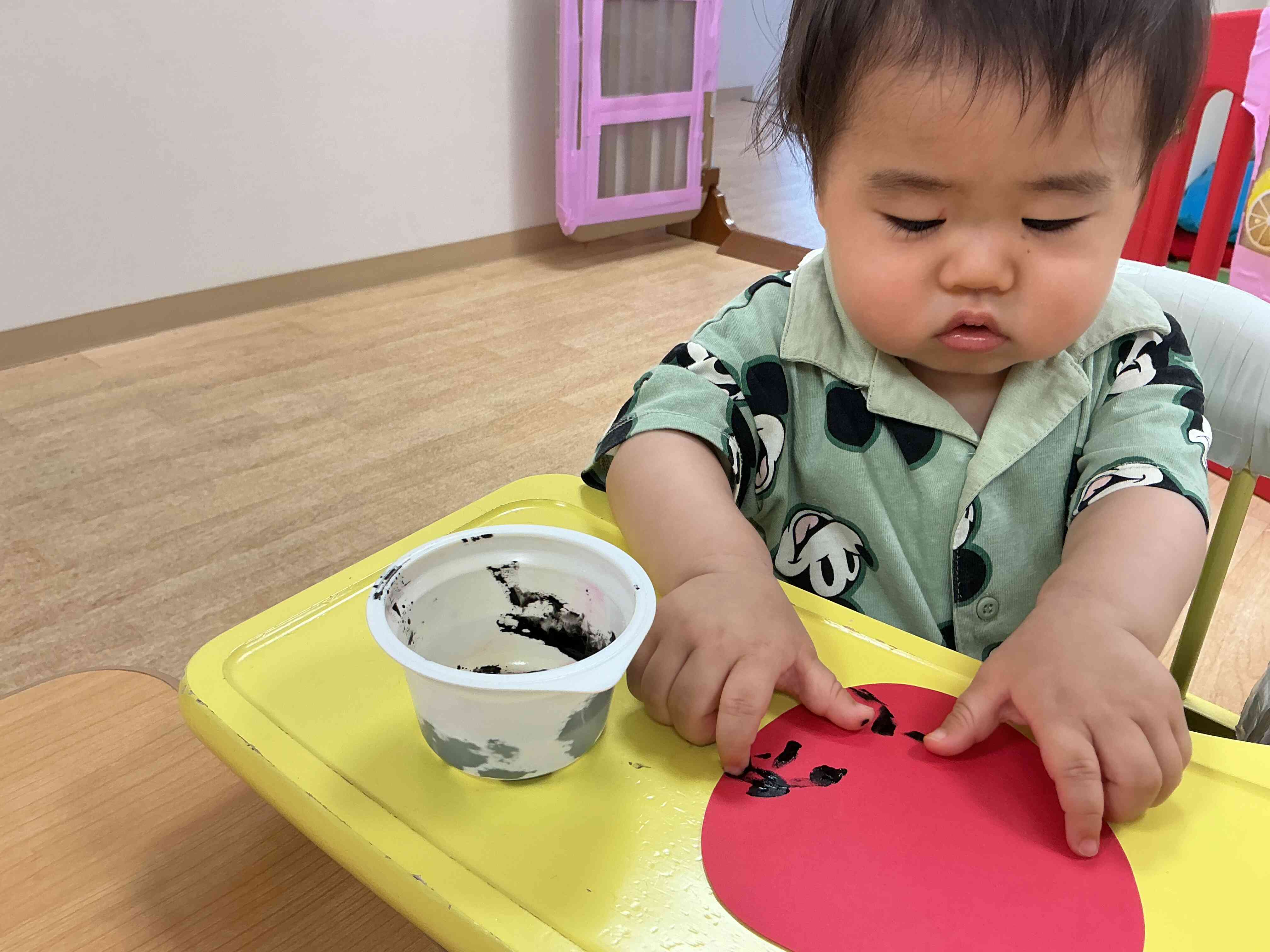 絵の具の感触が気持ち良いね♩
