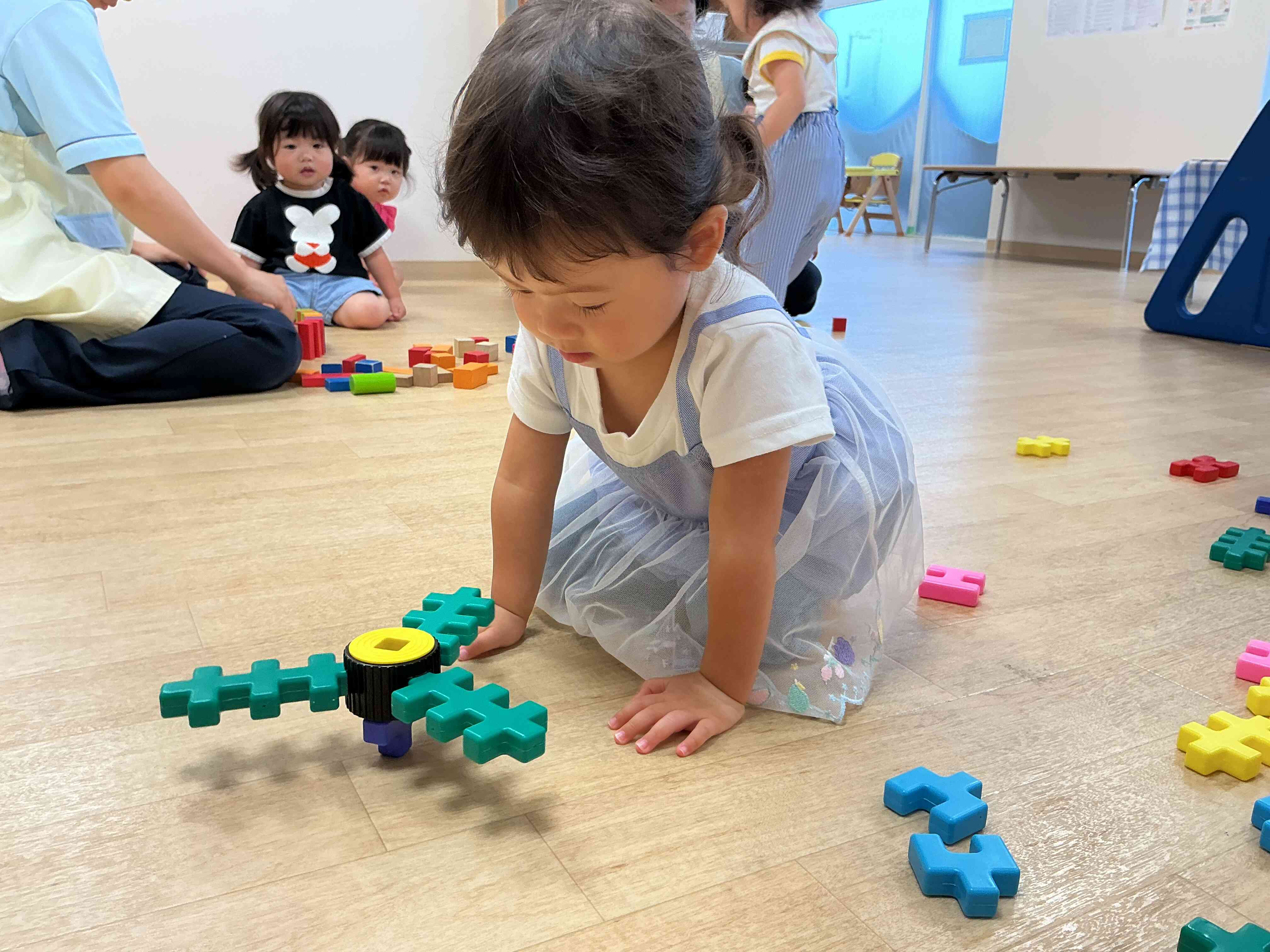 ブロックでコマを作ってくるくると回して遊んだよ⭐︎