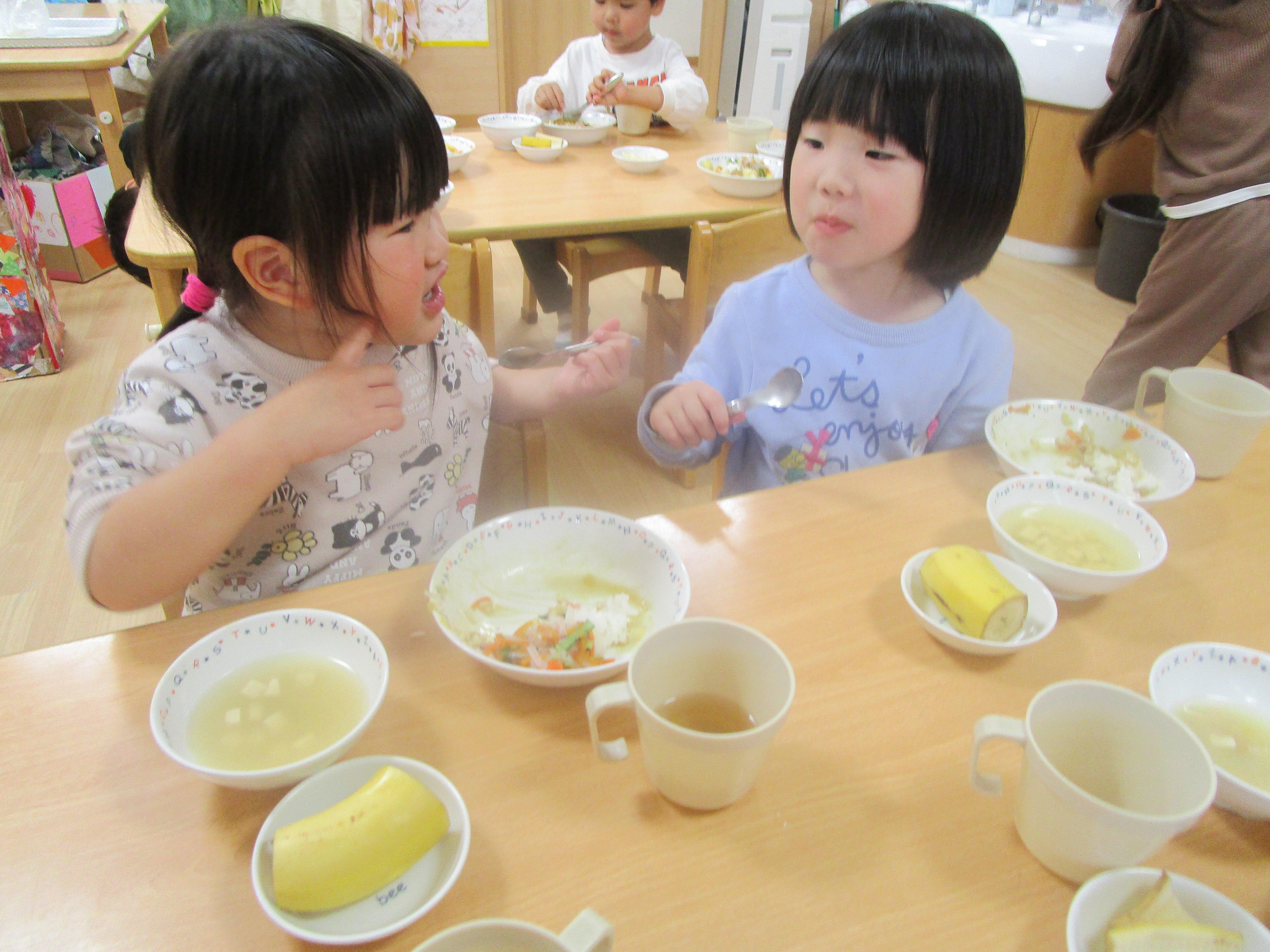 おもいっきり給食！おいしいよ！