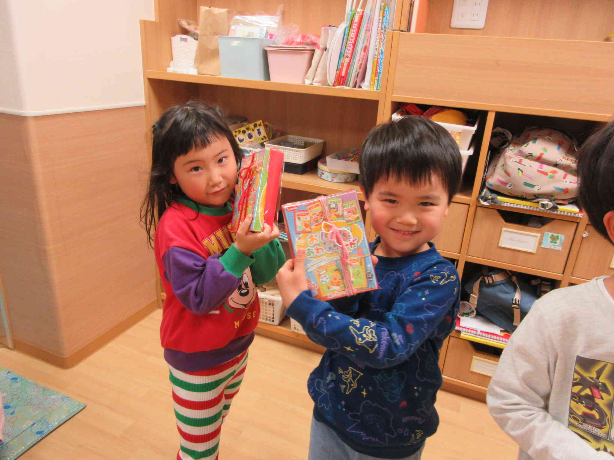 サンタさんからプレゼントが届きました！（4歳児）