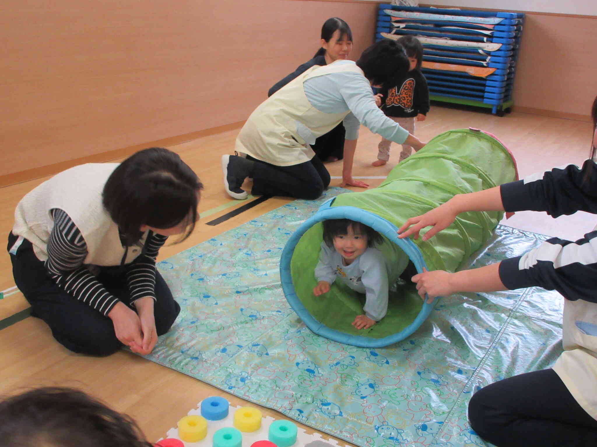 トンネルあそび