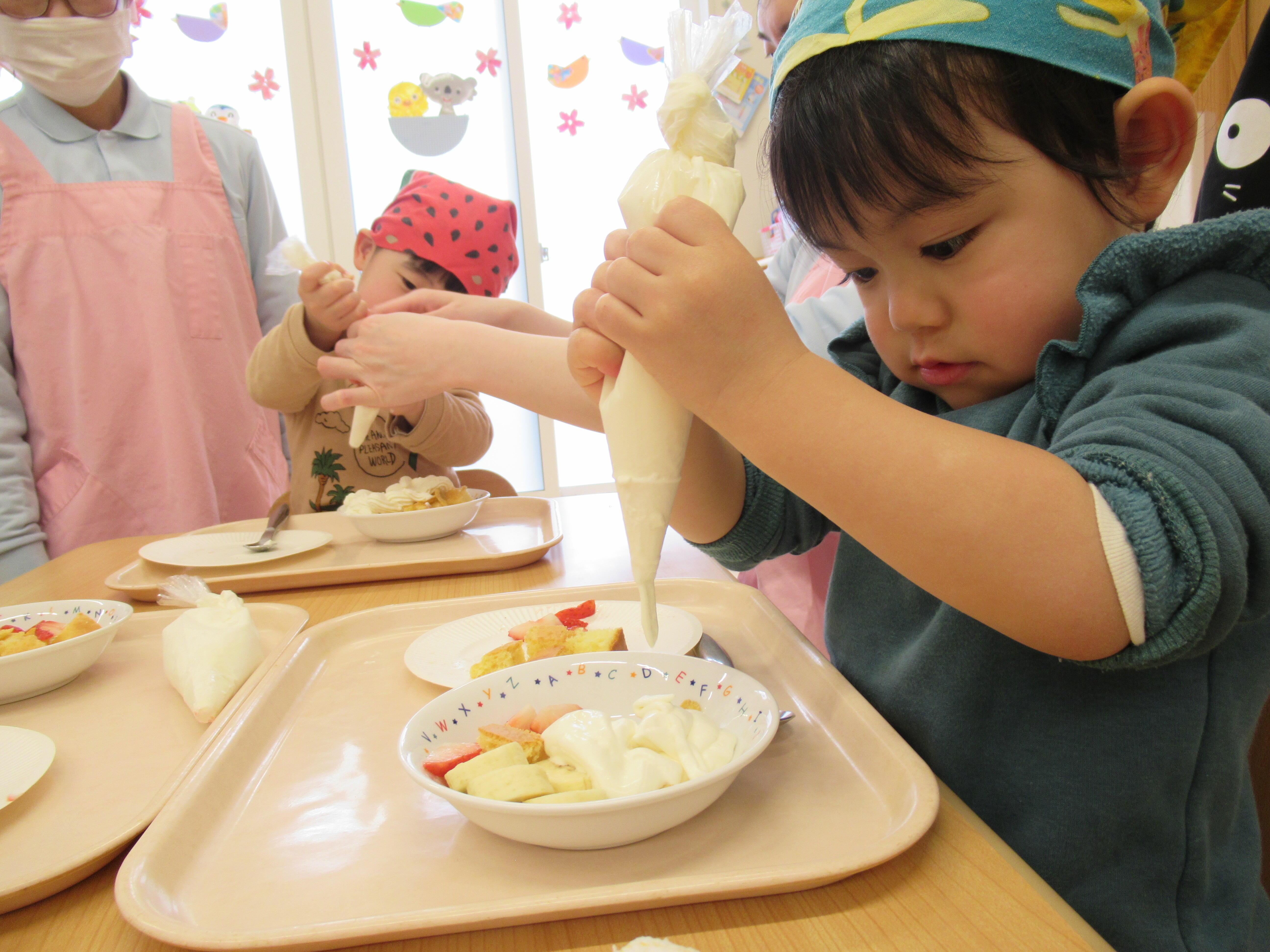 おもいっきり食育『みんなでパフェを作ろう！』｜ニチイキッズ酒田にいだ保育園｜ニチイキッズ