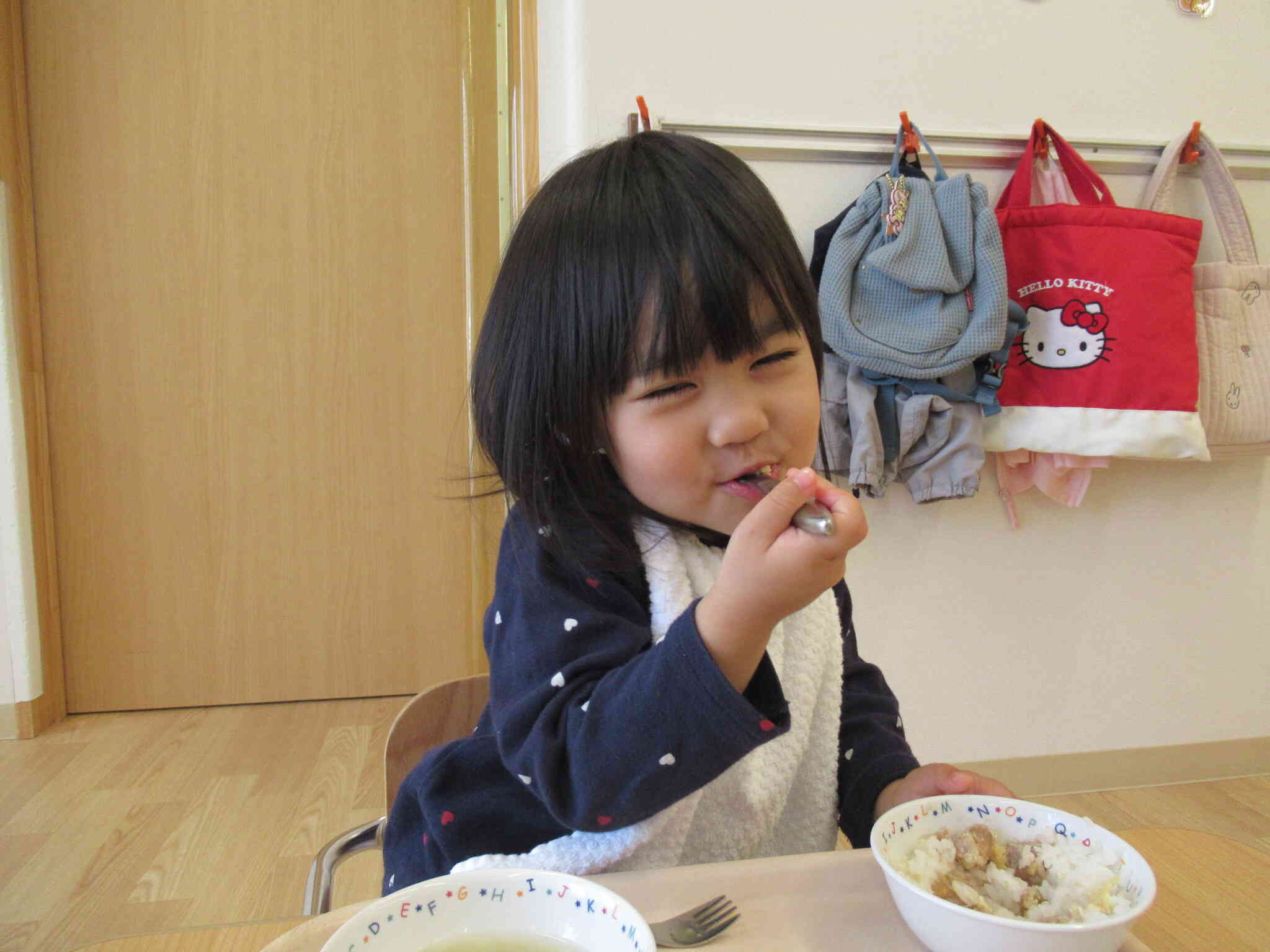 たくさん遊んで、お腹ペコペコ！