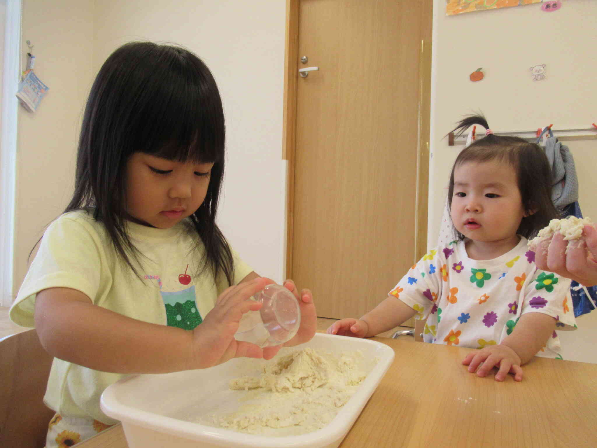 小麦粉粘土を作って遊ぼう！