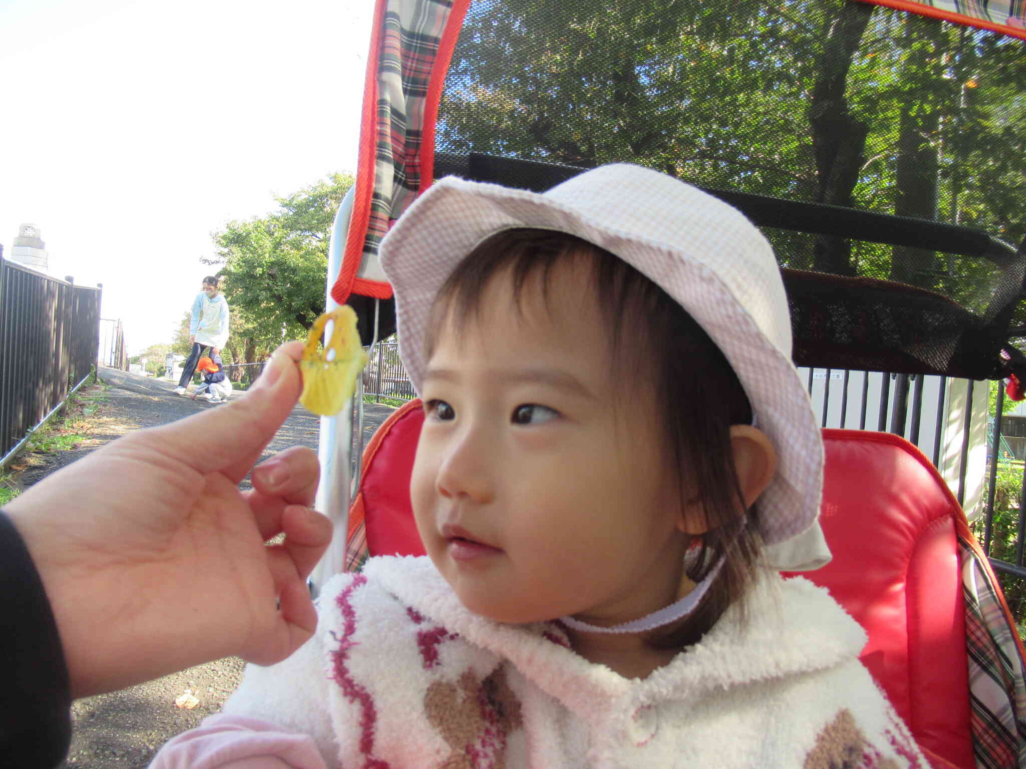 お散歩、気持ちいいね♪