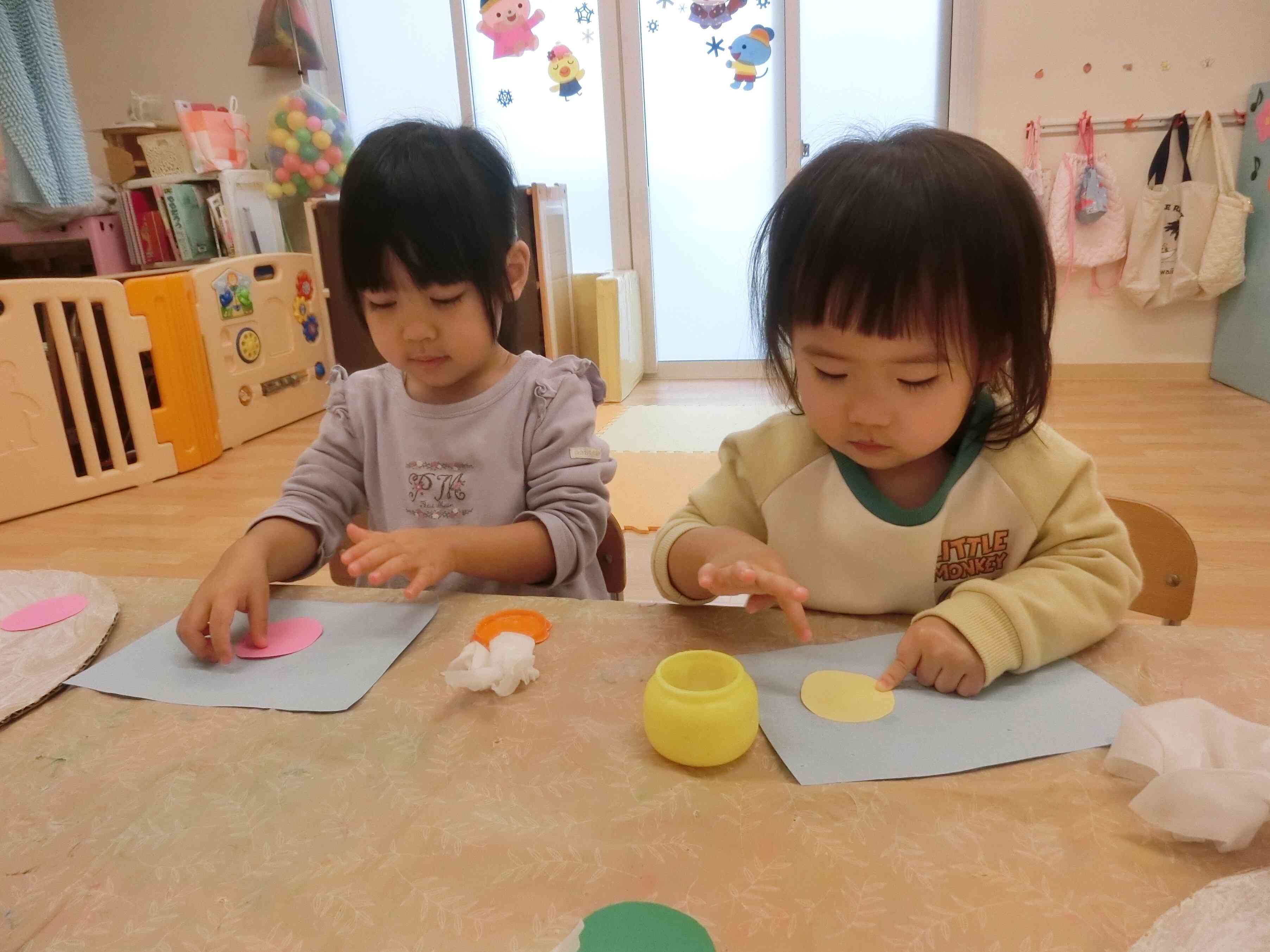 どこに貼ろうかな？？