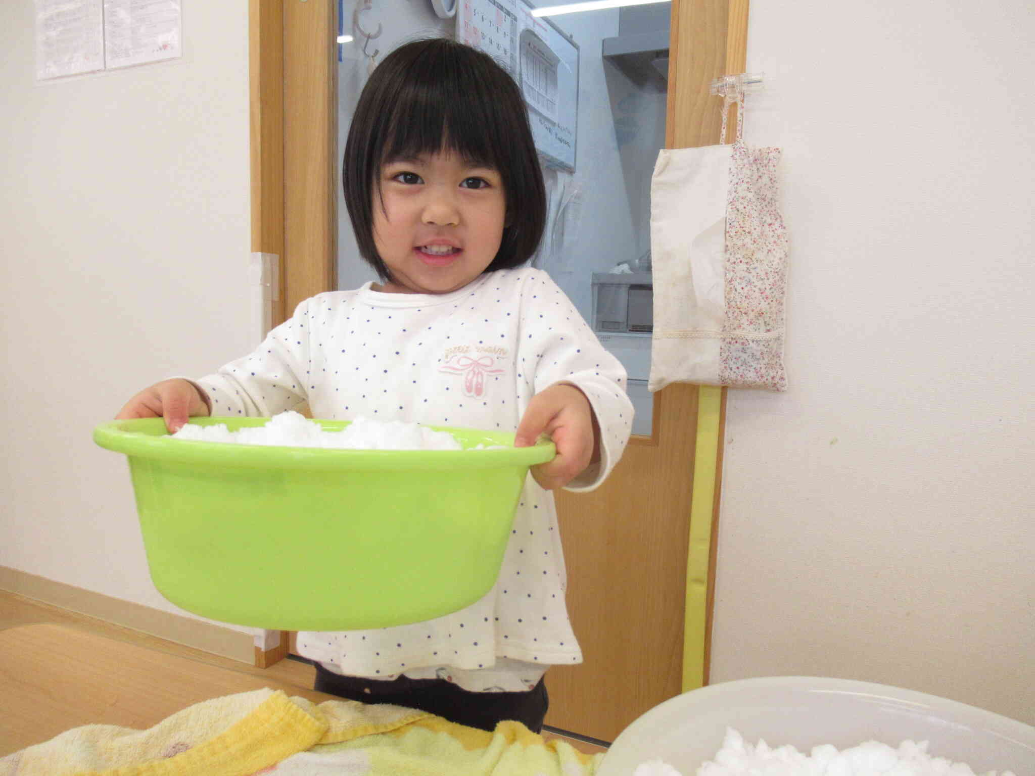 雪に触れて遊ぼう♪