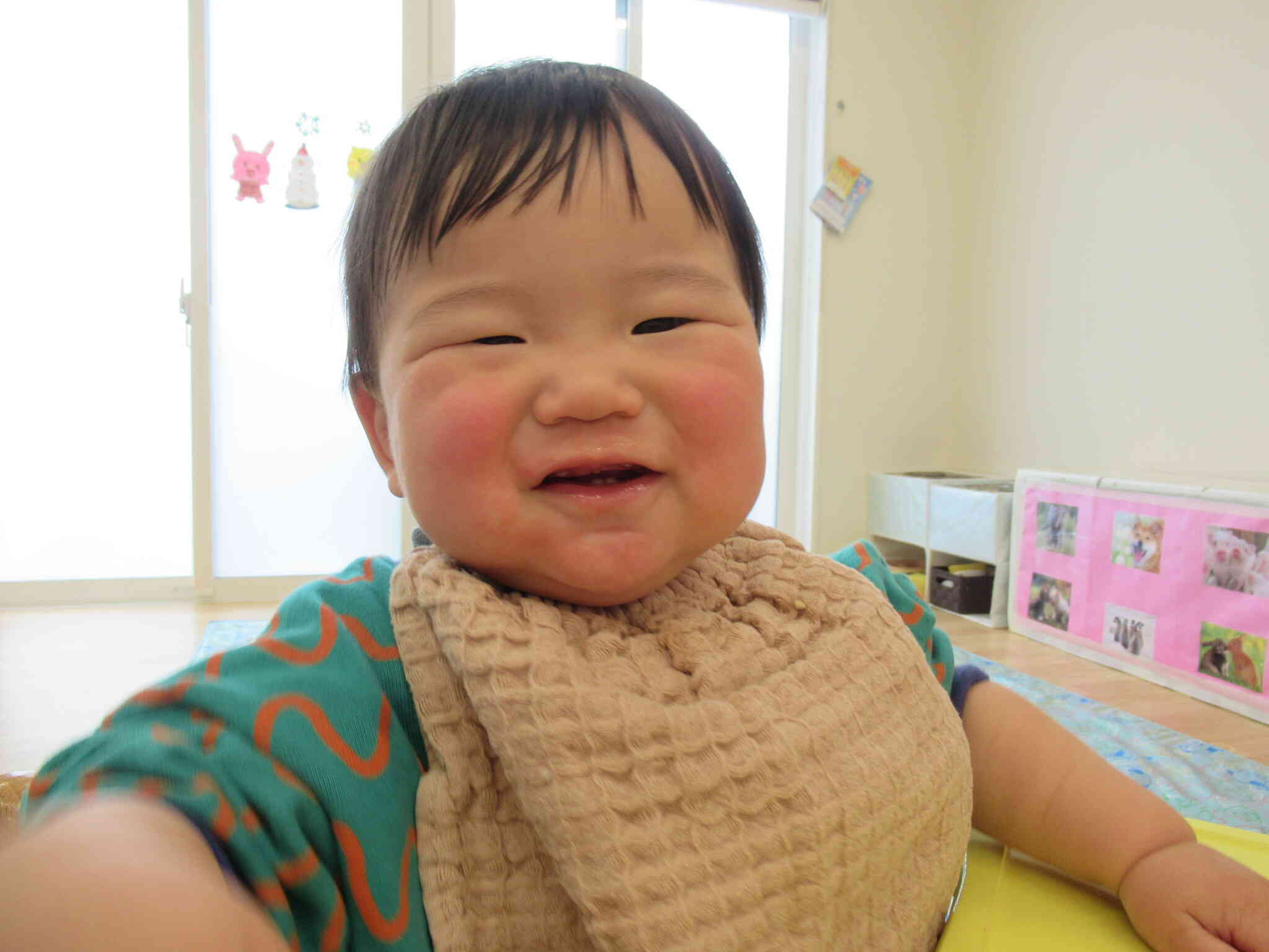 みんなで食べる給食、おいしいね☆