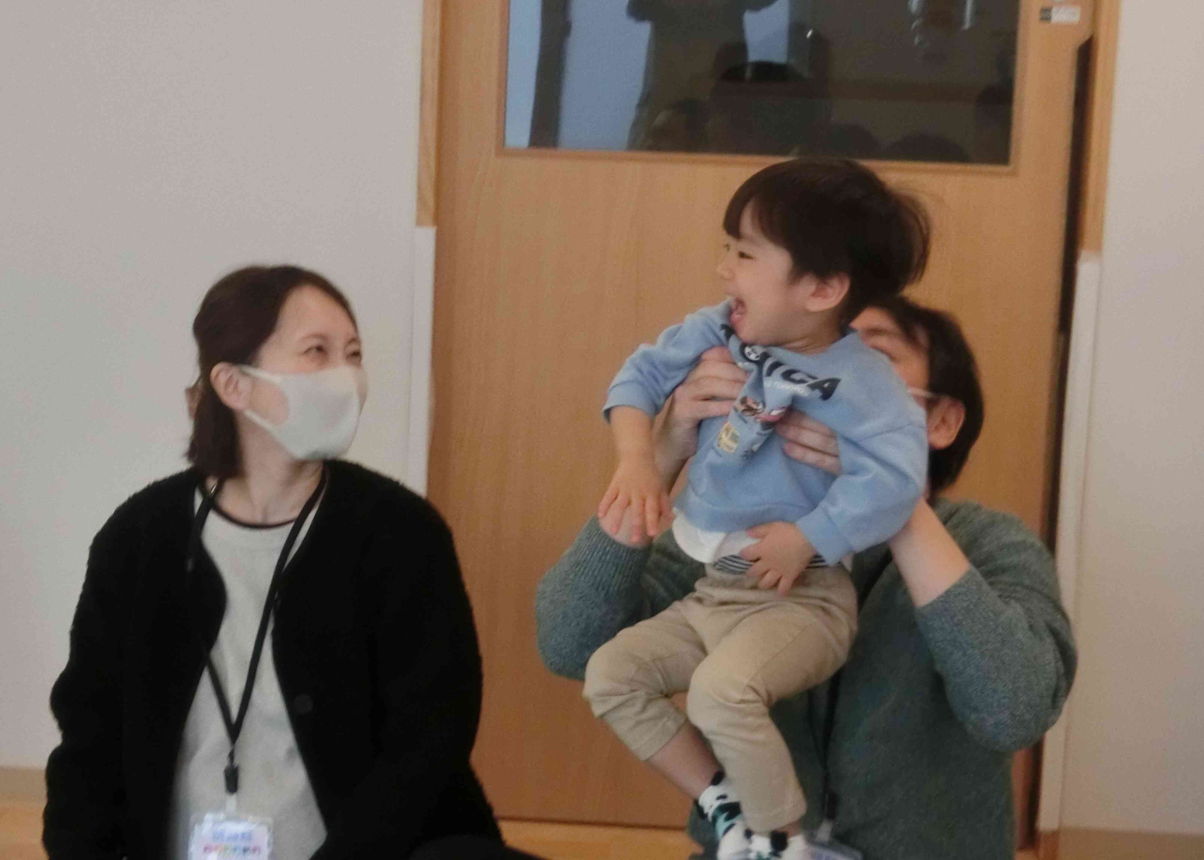 たかいたかい〜！