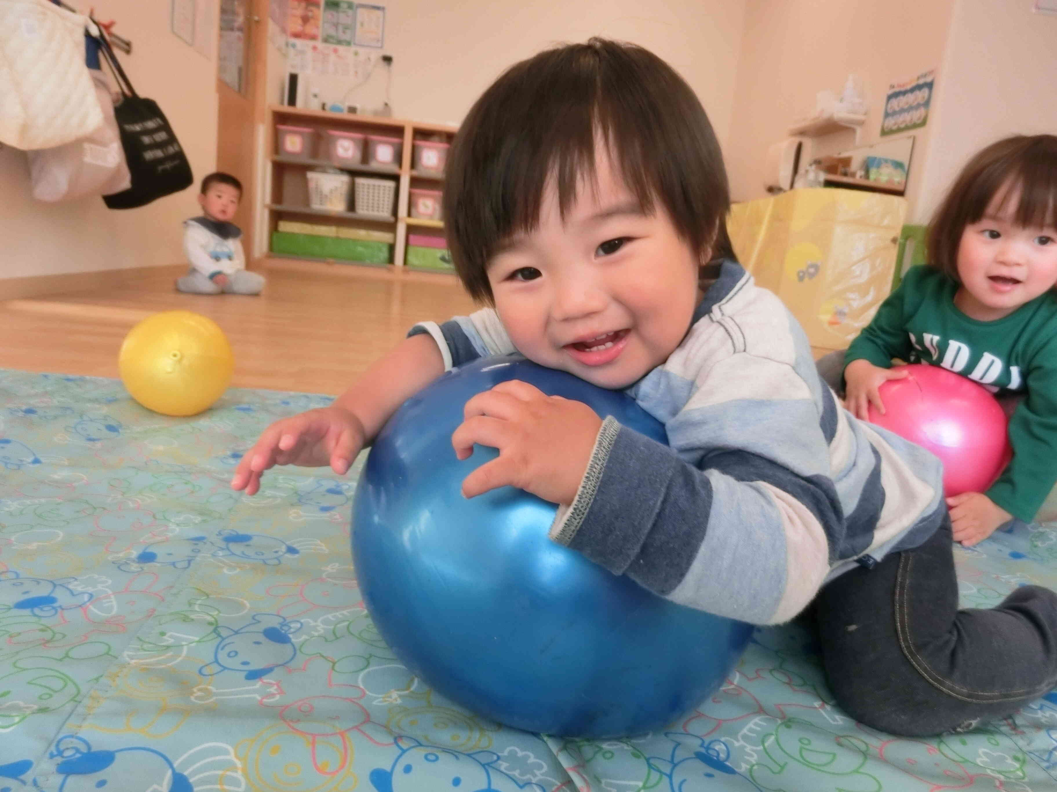 ボール遊びを楽しもう♪