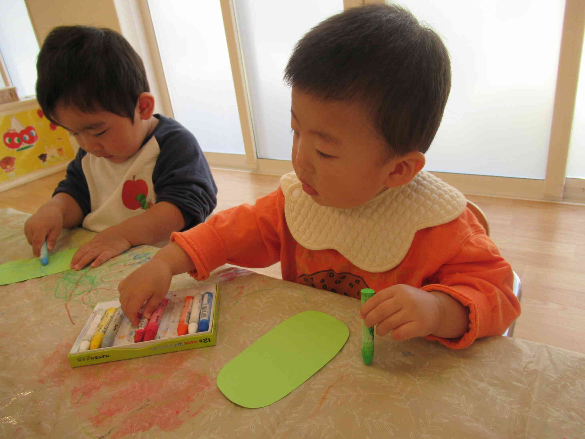 製作遊び～1・2歳児～