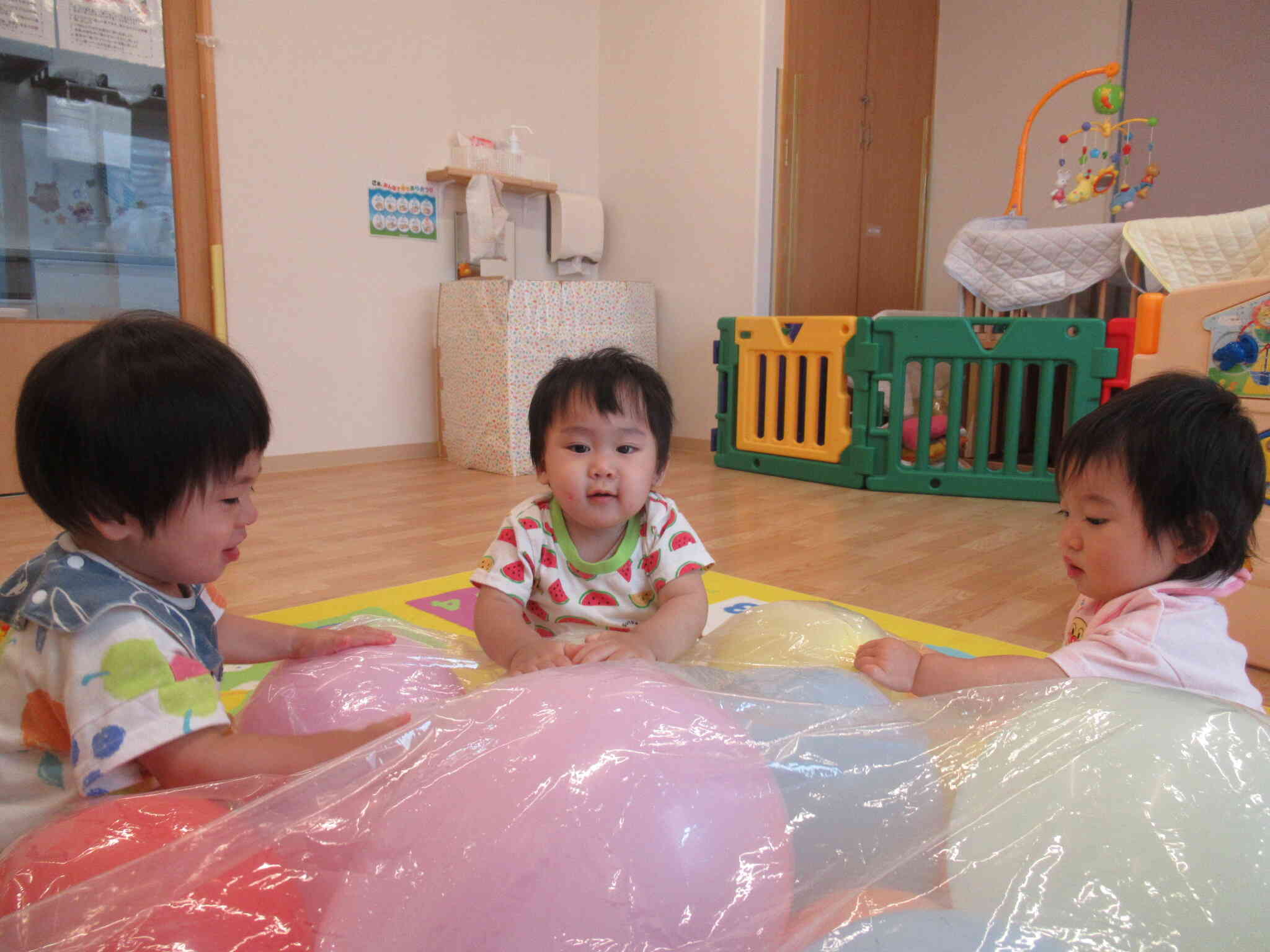 運動遊びを楽しもう！ひよこ組（0歳児）