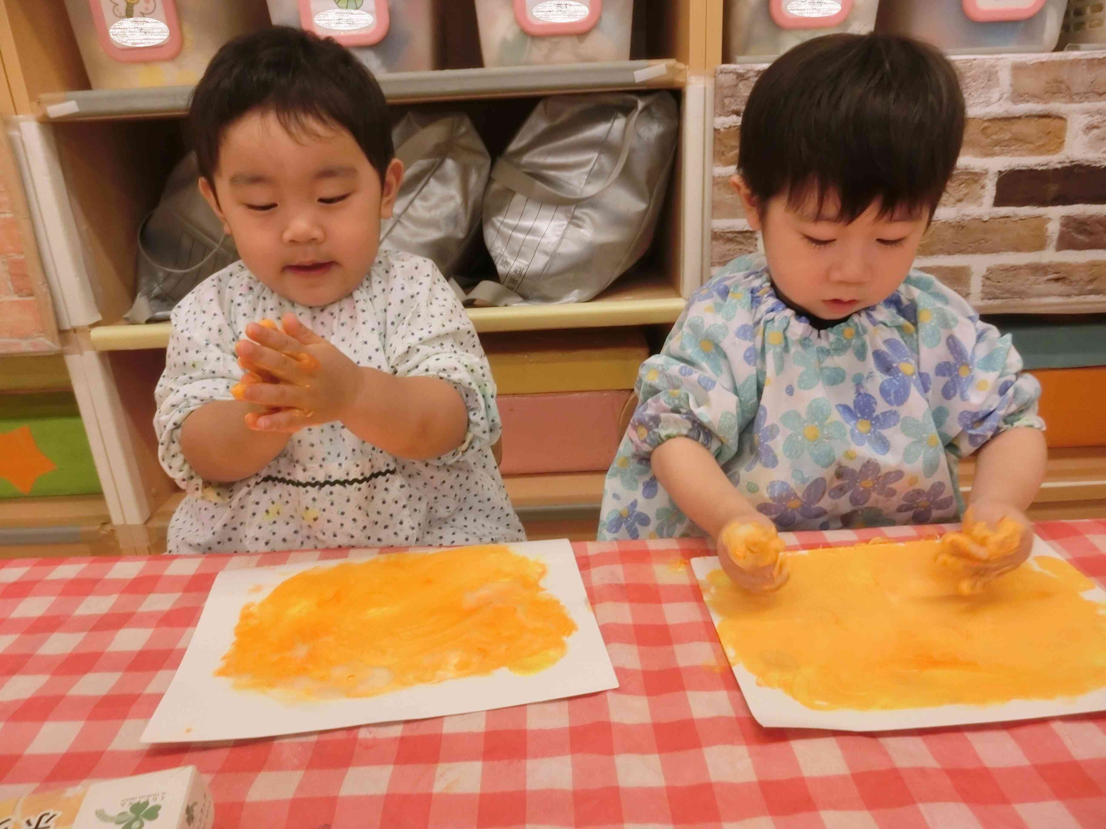 お月見製作～あひる組（１歳児）～