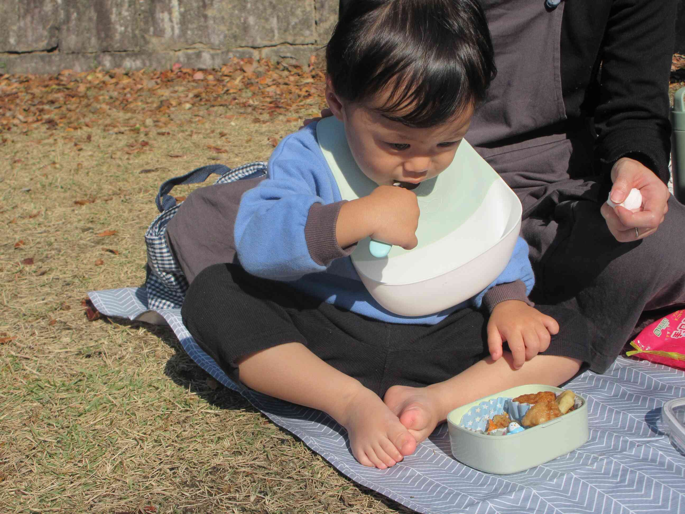 沢山歩いたからお腹空いたね。いただきま～す