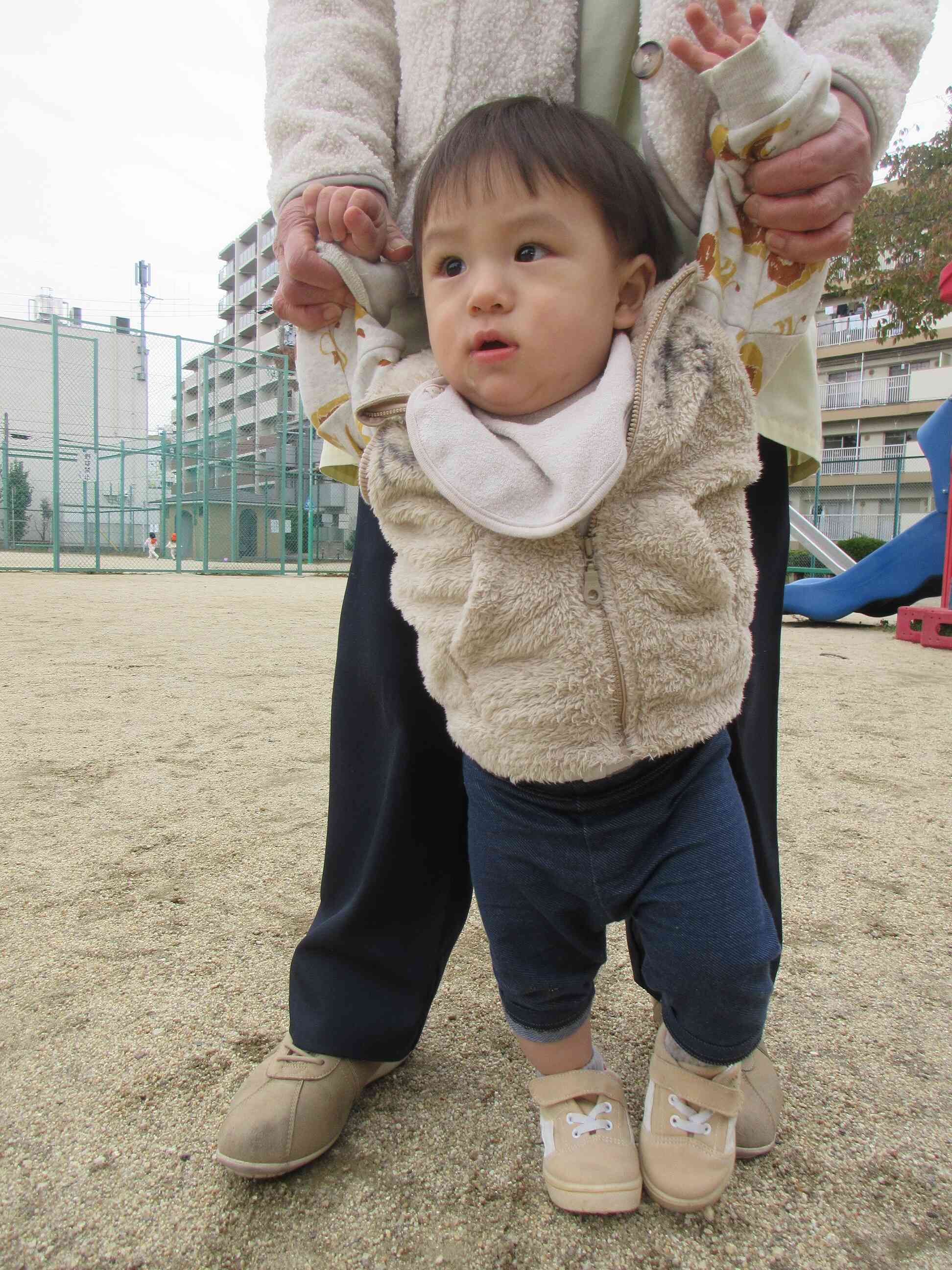 保育士と歩く練習♪