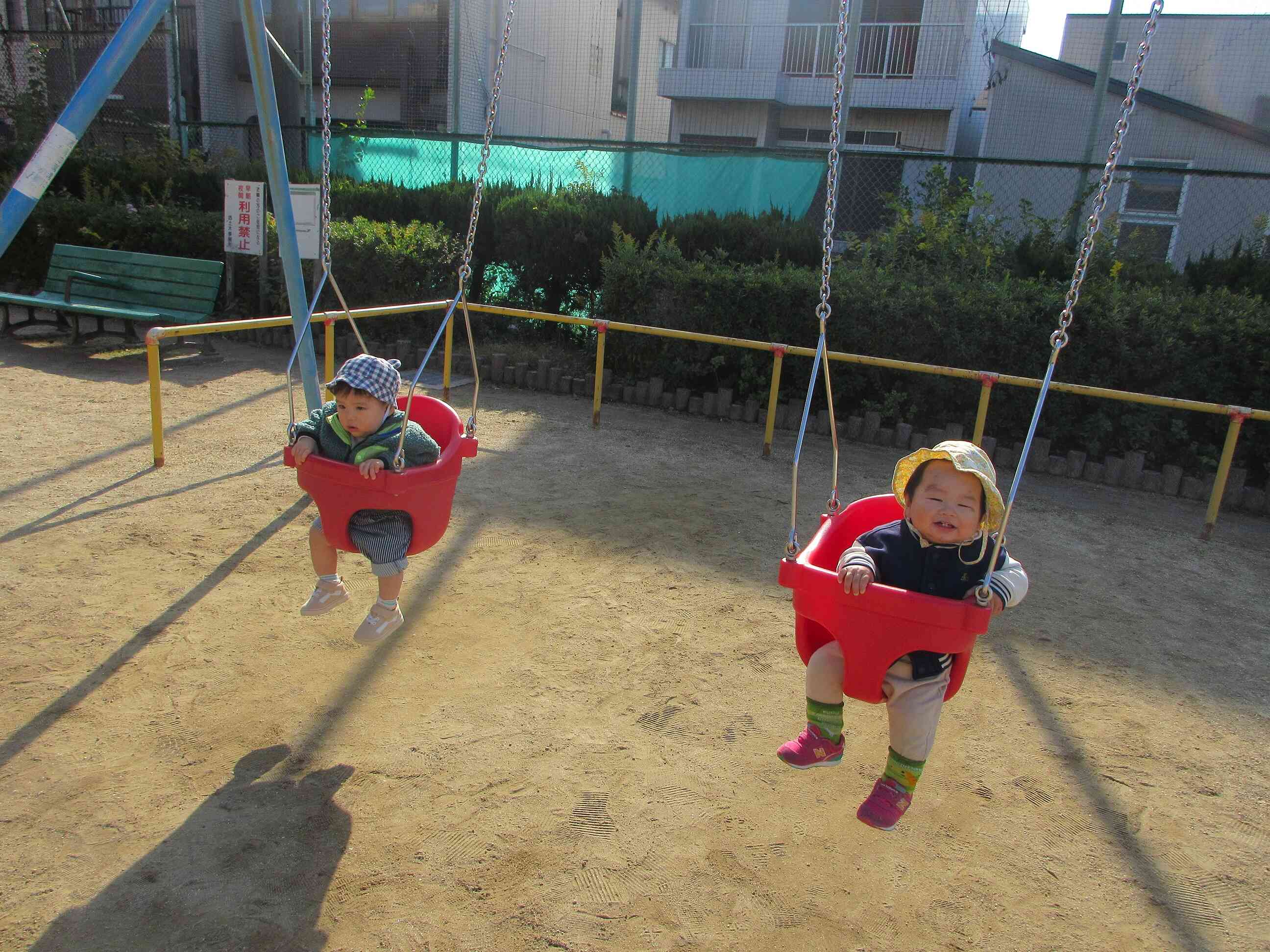 ブランコも楽しいね