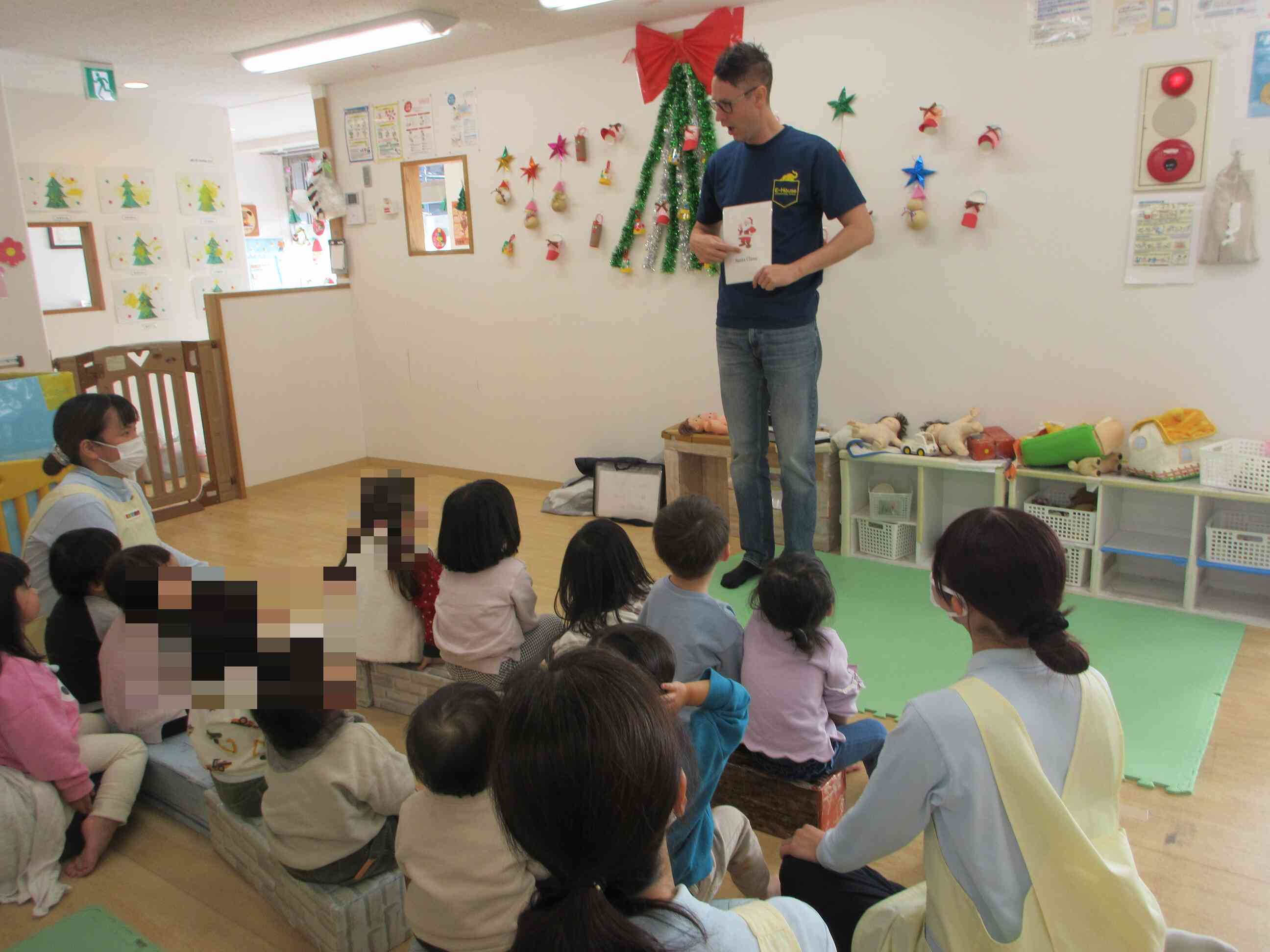 英語教室でクリスマスビンゴを楽しみました