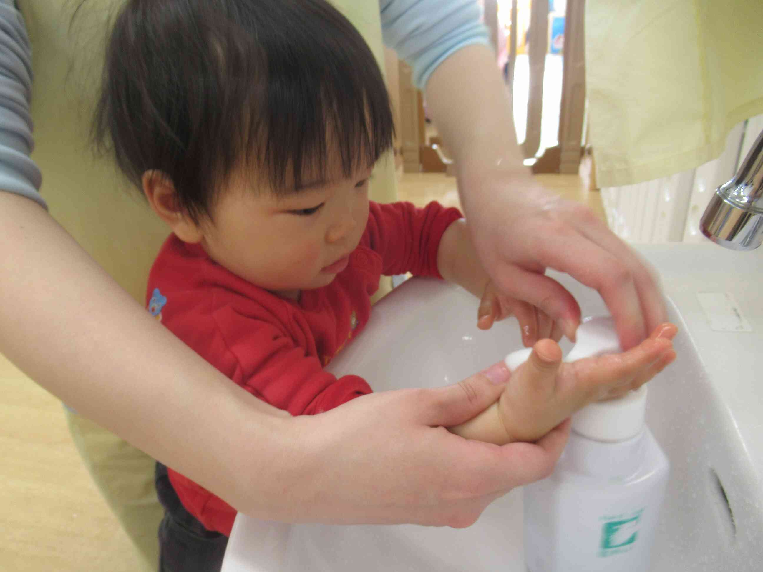 0歳児クラスの給食の様子