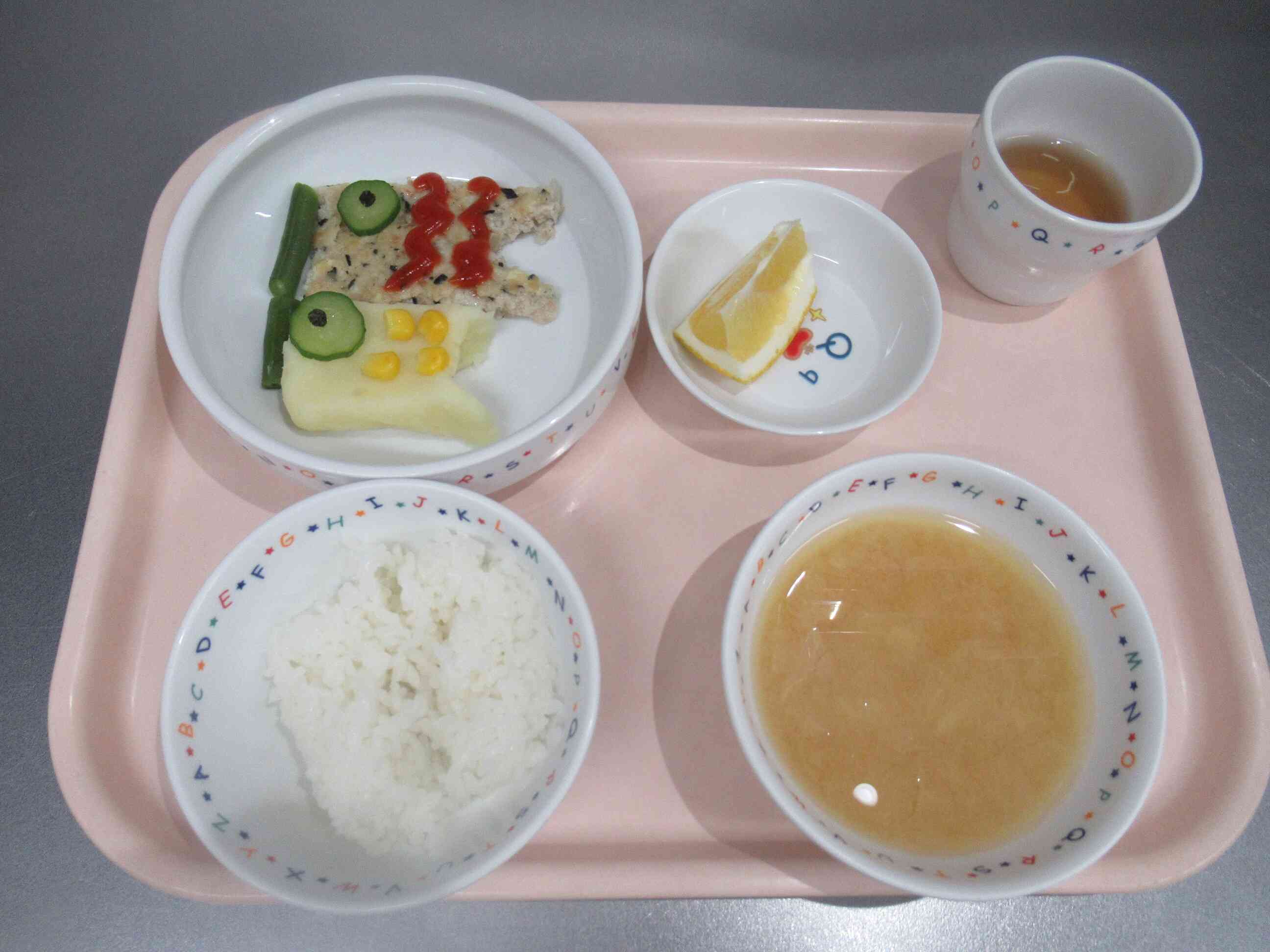給食は「特製こいのぼりメニュー」