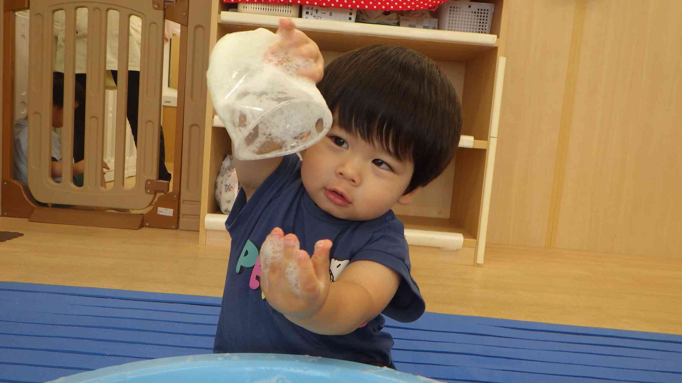 熱中症アラートでも諦めない！お部屋で楽しむワクワク室内水遊び