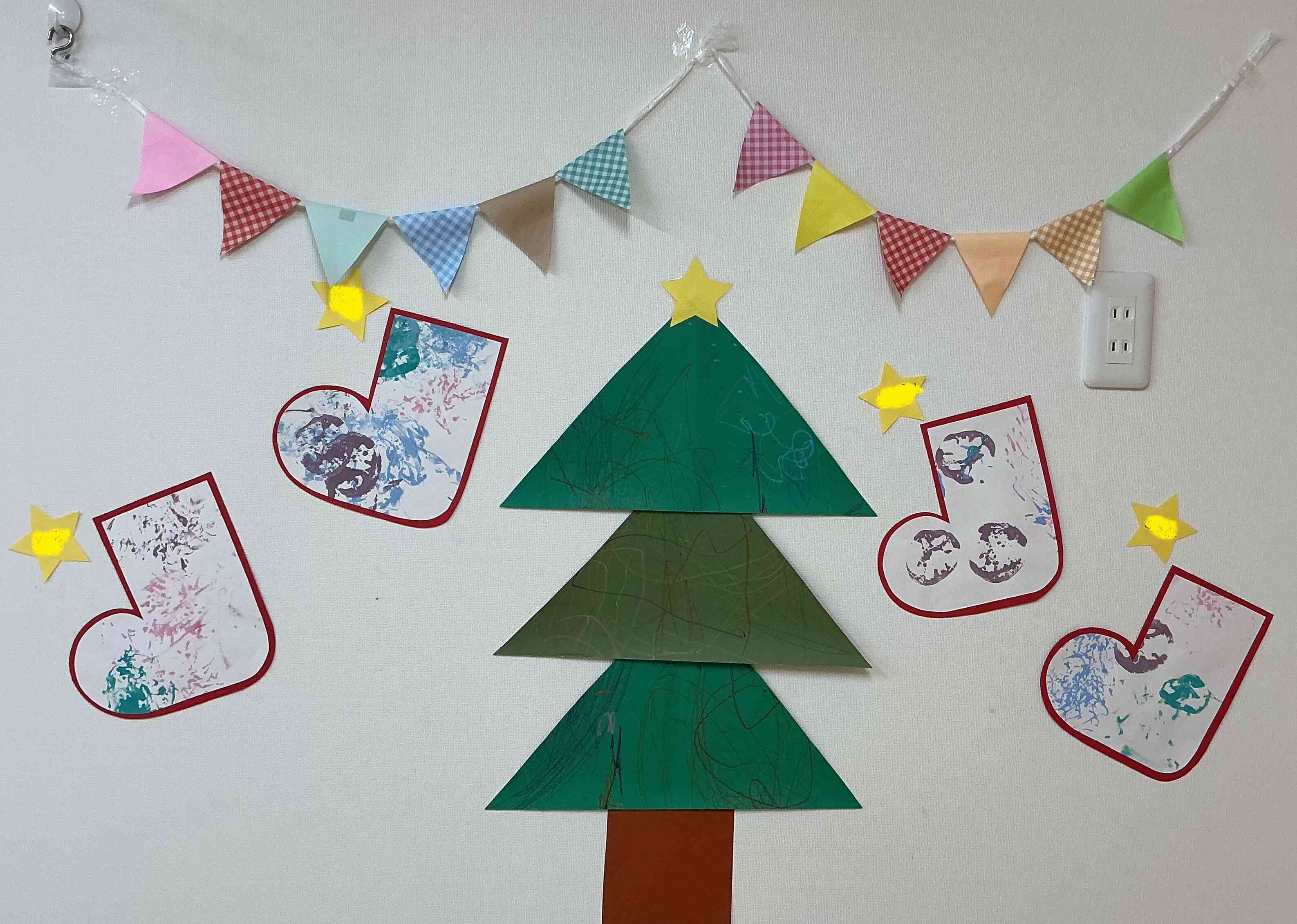 ０歳児さんはスタンプに挑戦！