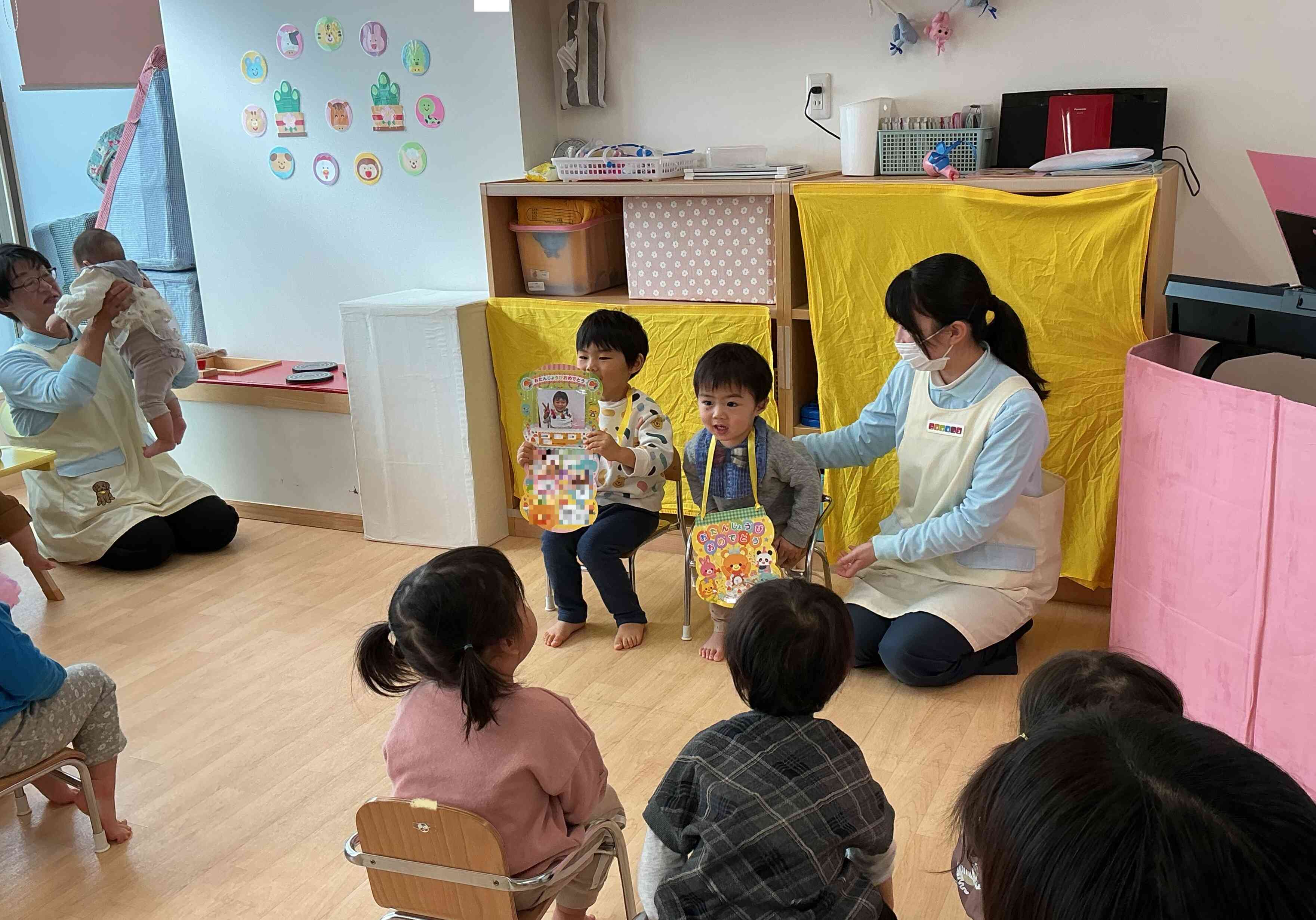 1月生まれのお誕生会とお正月遊びがありました♪