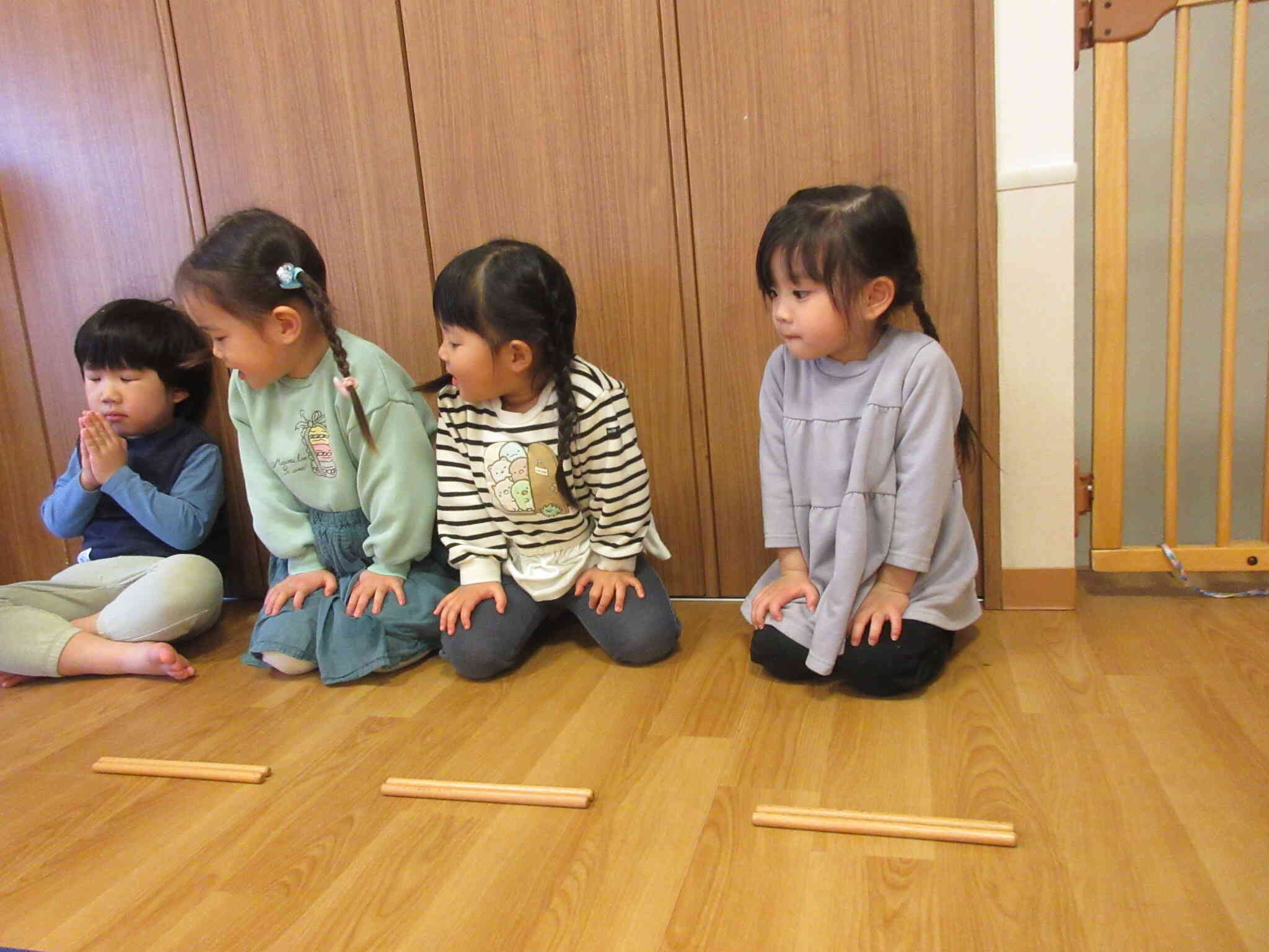 リズムであそぼう 〜心と体を育てる2・3歳児からのリトミック CD