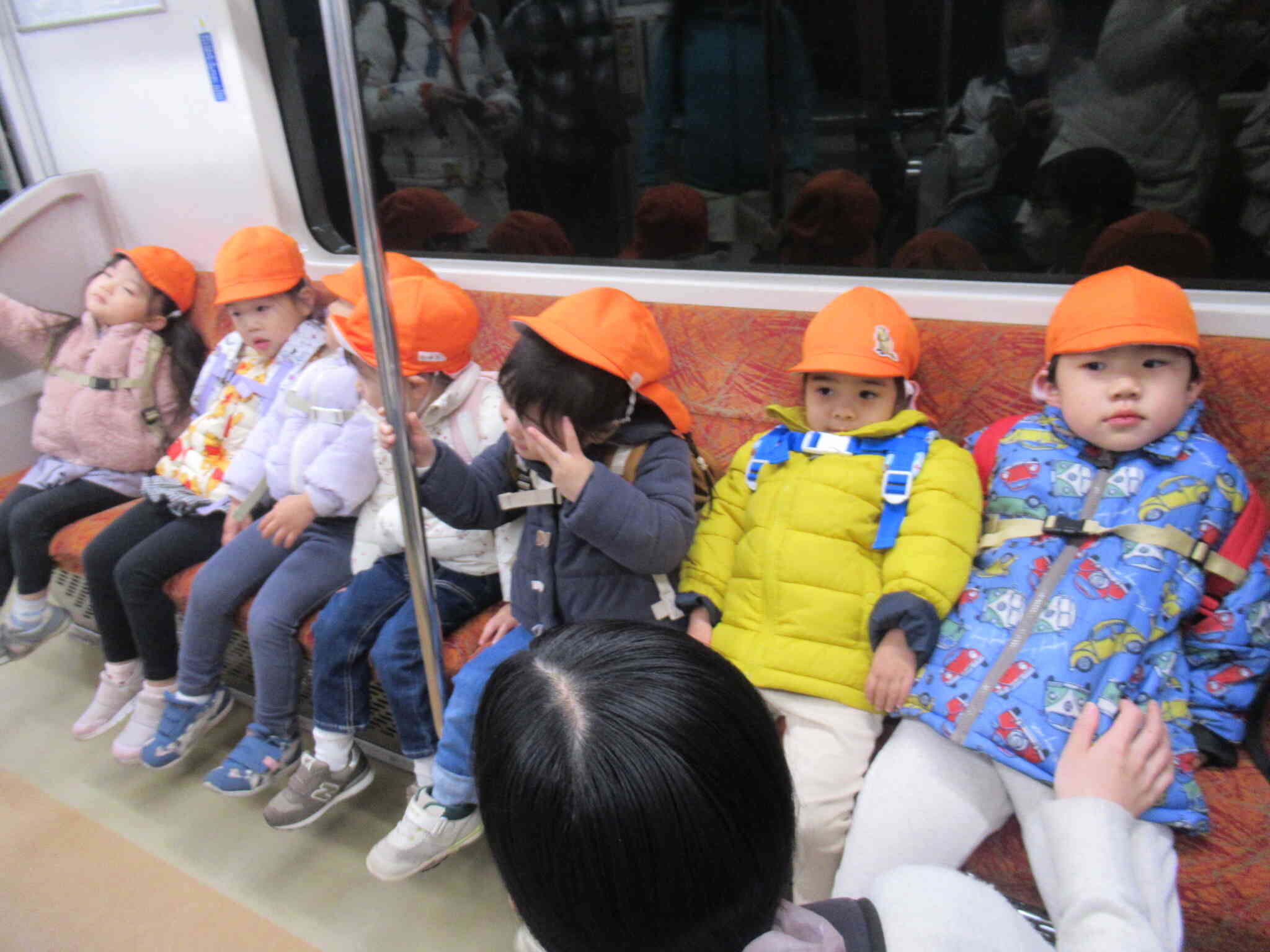 電車に揺られて…