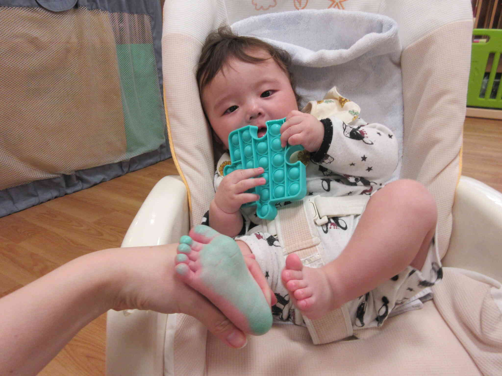 あおむしに変身！（0歳児）