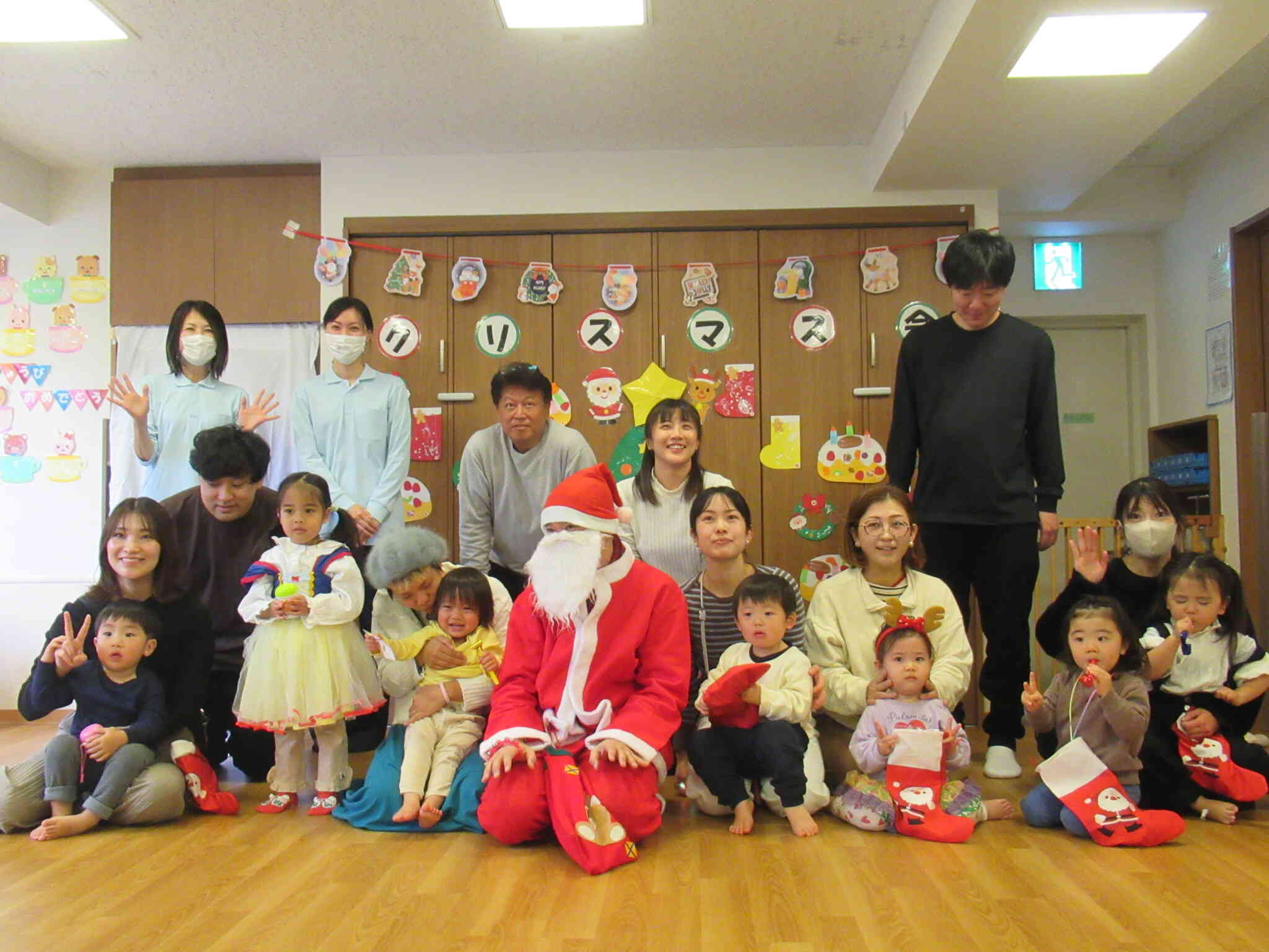 サンタさんとハイチーズ！