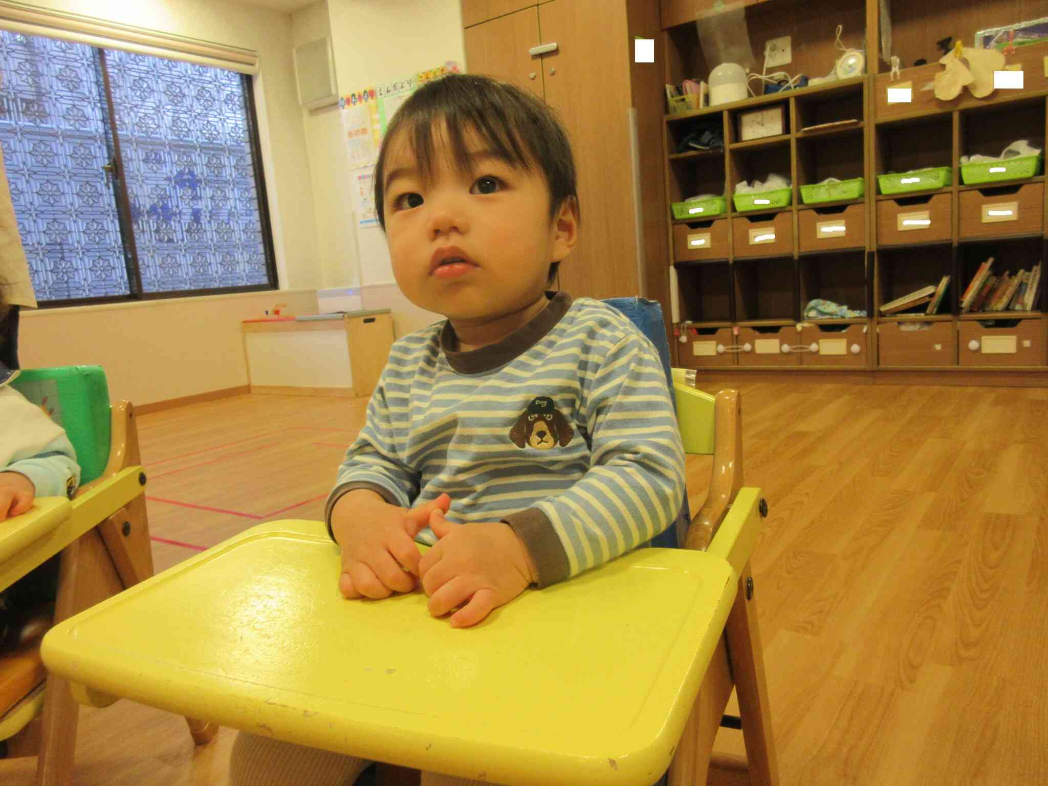 今日の英語は何をするのかな？と興味津々の様子です！