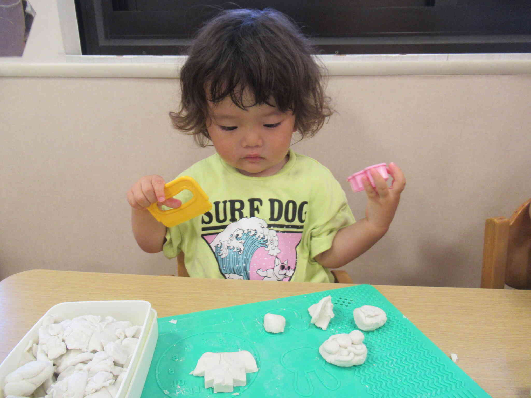 粘土遊び(１歳児)