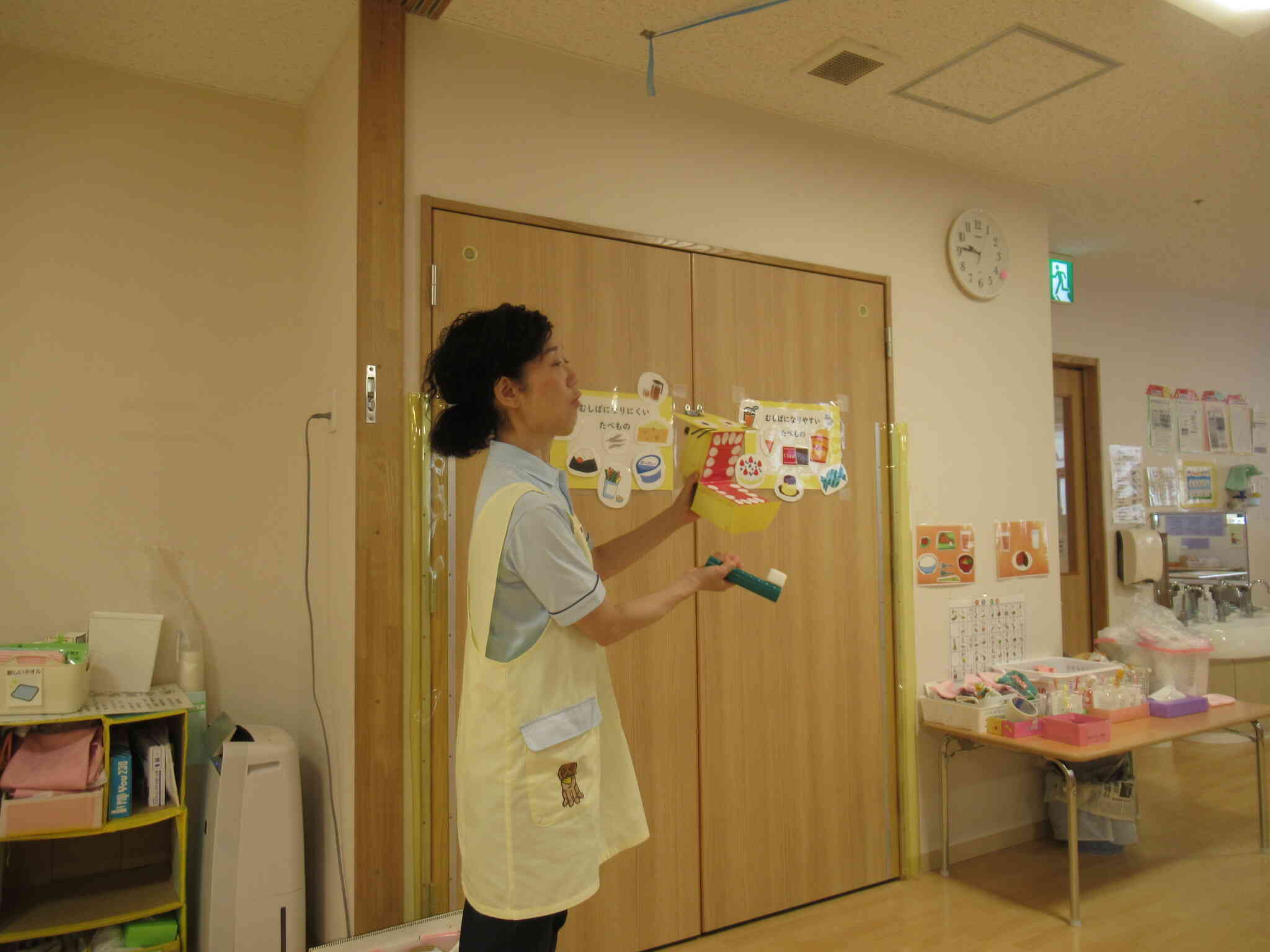 虫歯予防の集い。看護師さんが虫歯になりやい食べ物となりにくい食べ物を教えてくれたね