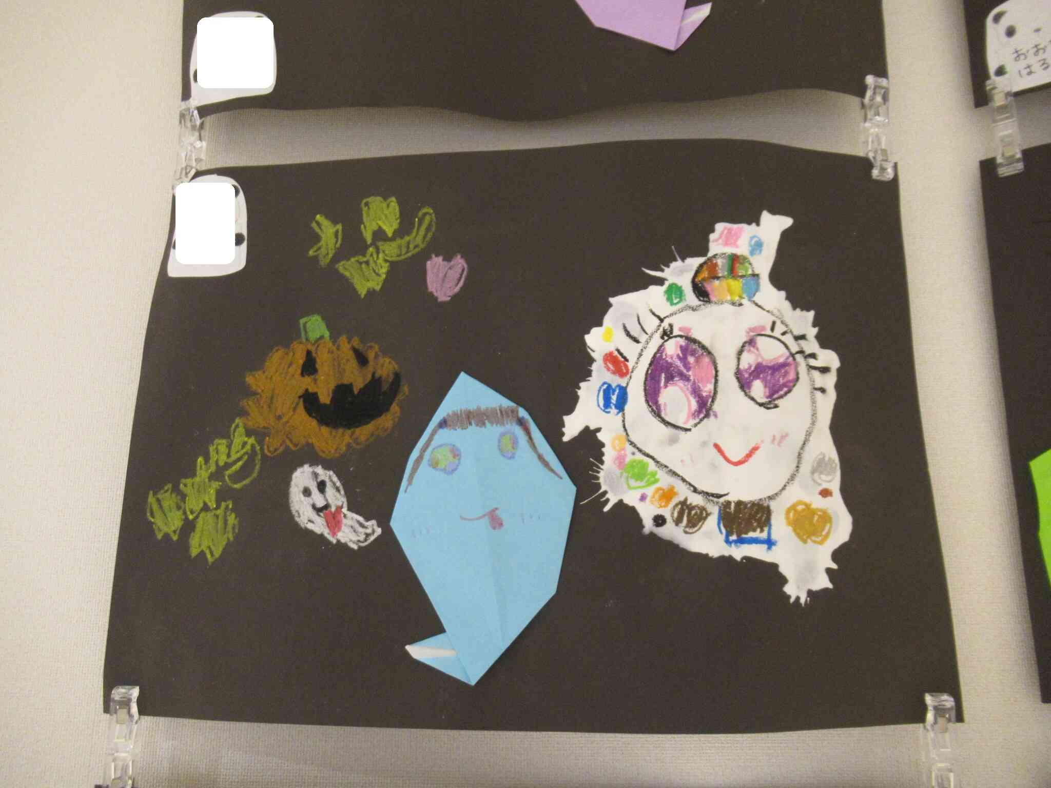 お目目キラキラのかわいいお化けですね。