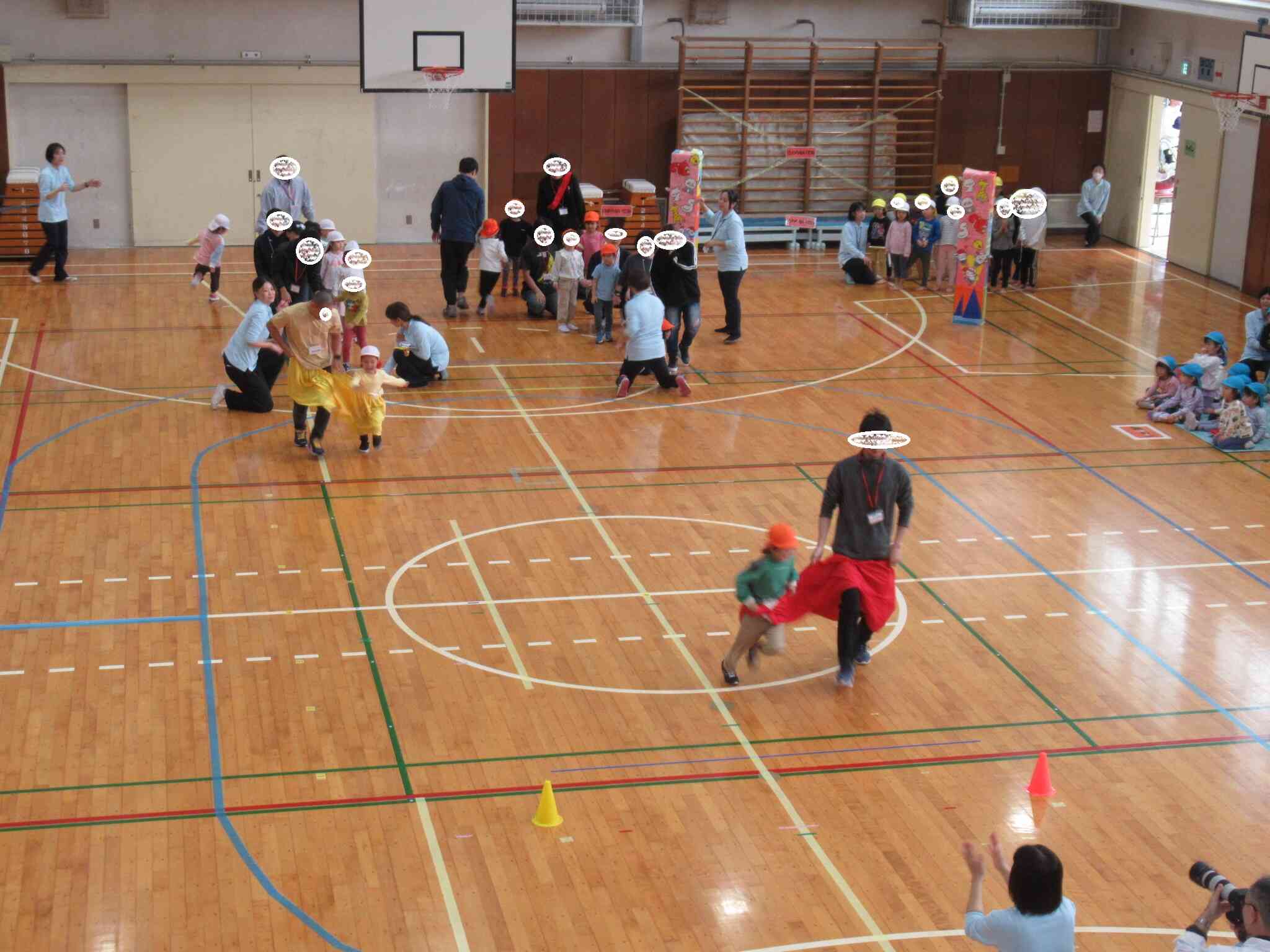 ぴったんこデカパンリレー　　（ぱんだ組　4歳児）